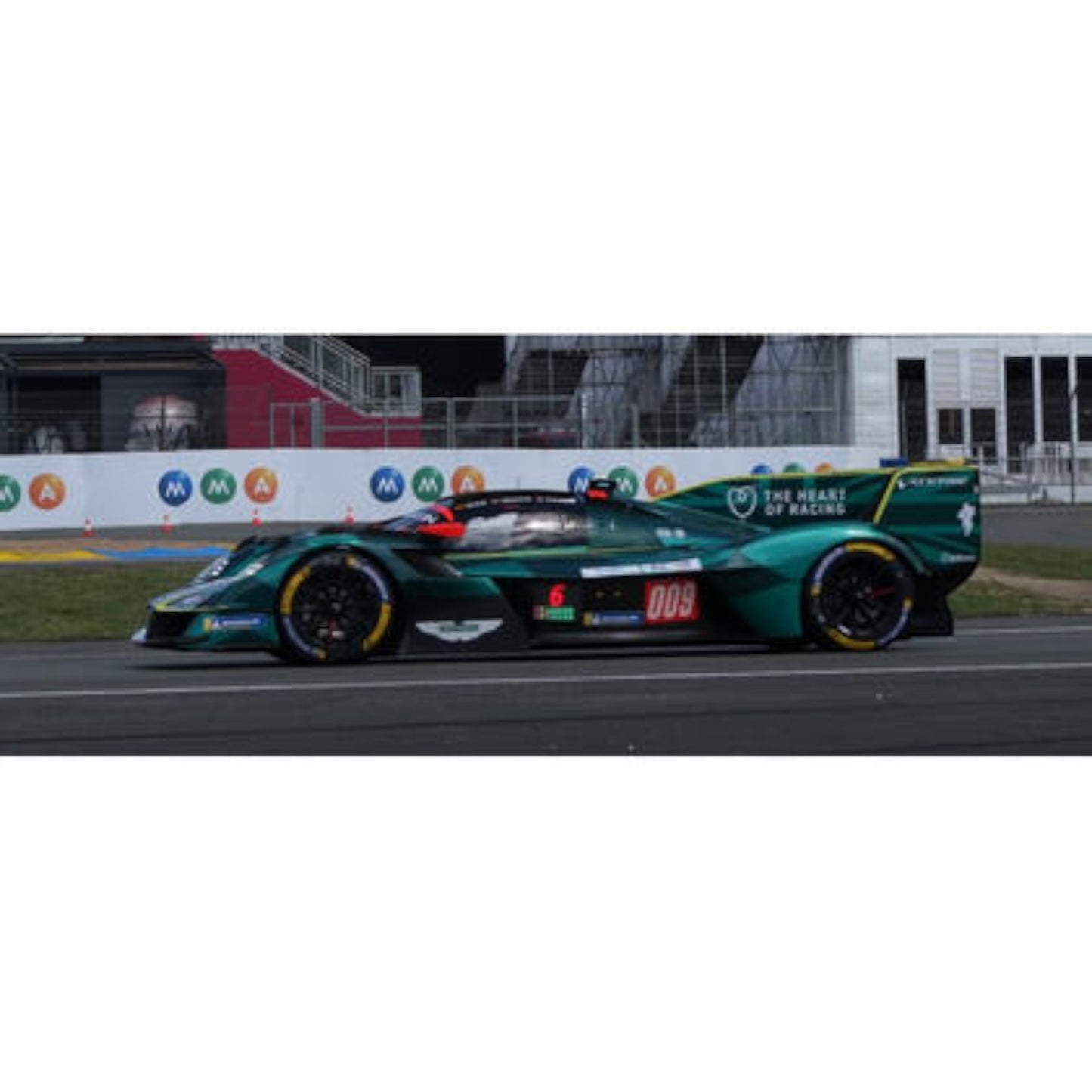 Spark 1:64 - Pre-Order - 64S163: Aston Martin Valkyrie No.009 ASTON MARTIN THOR TEAM Le Mans 24H 2026