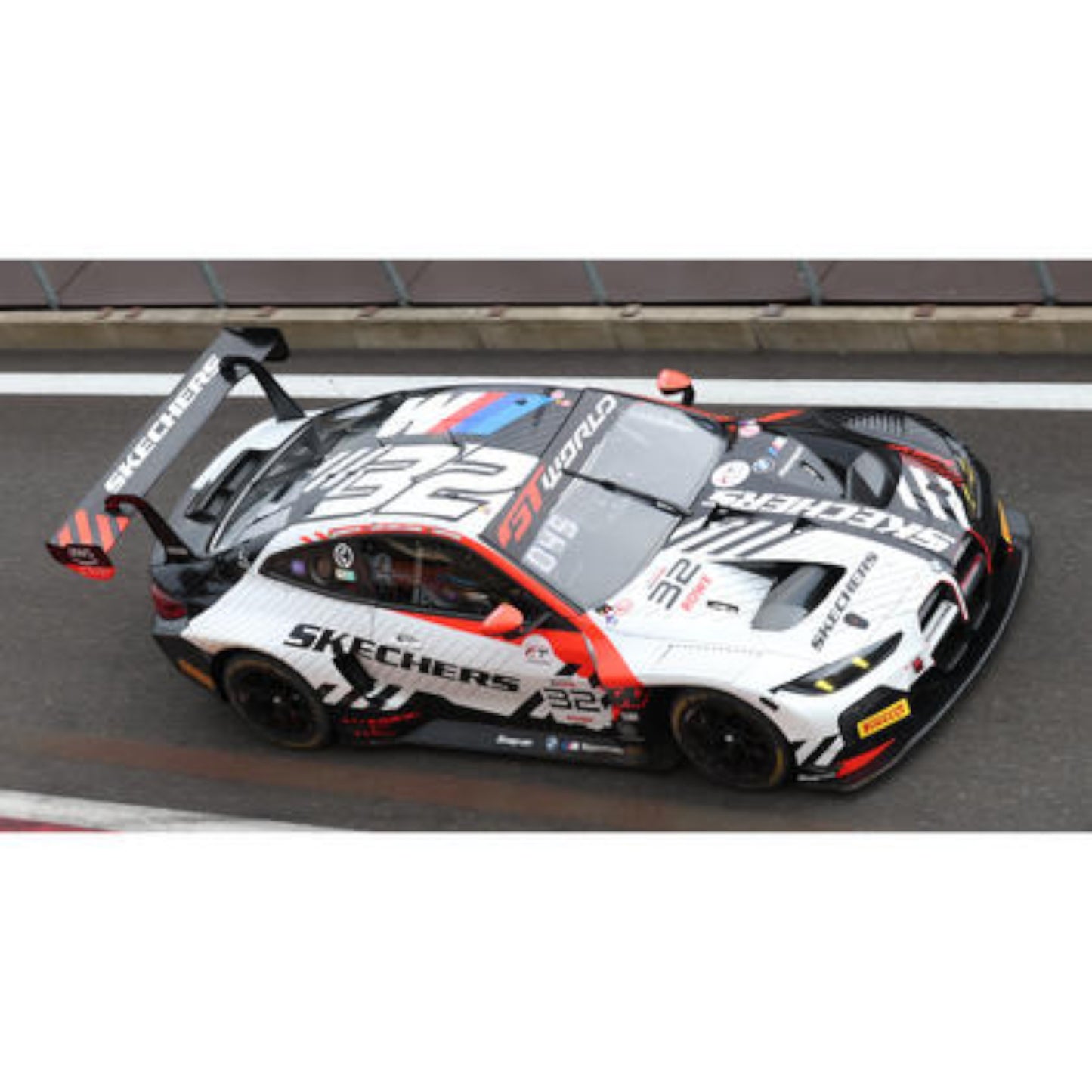 Spark 1:64 - Pre-Order - 64S262 : SPA2026 - BMW M4 GT3 EVO No.32 Team WRT 24H