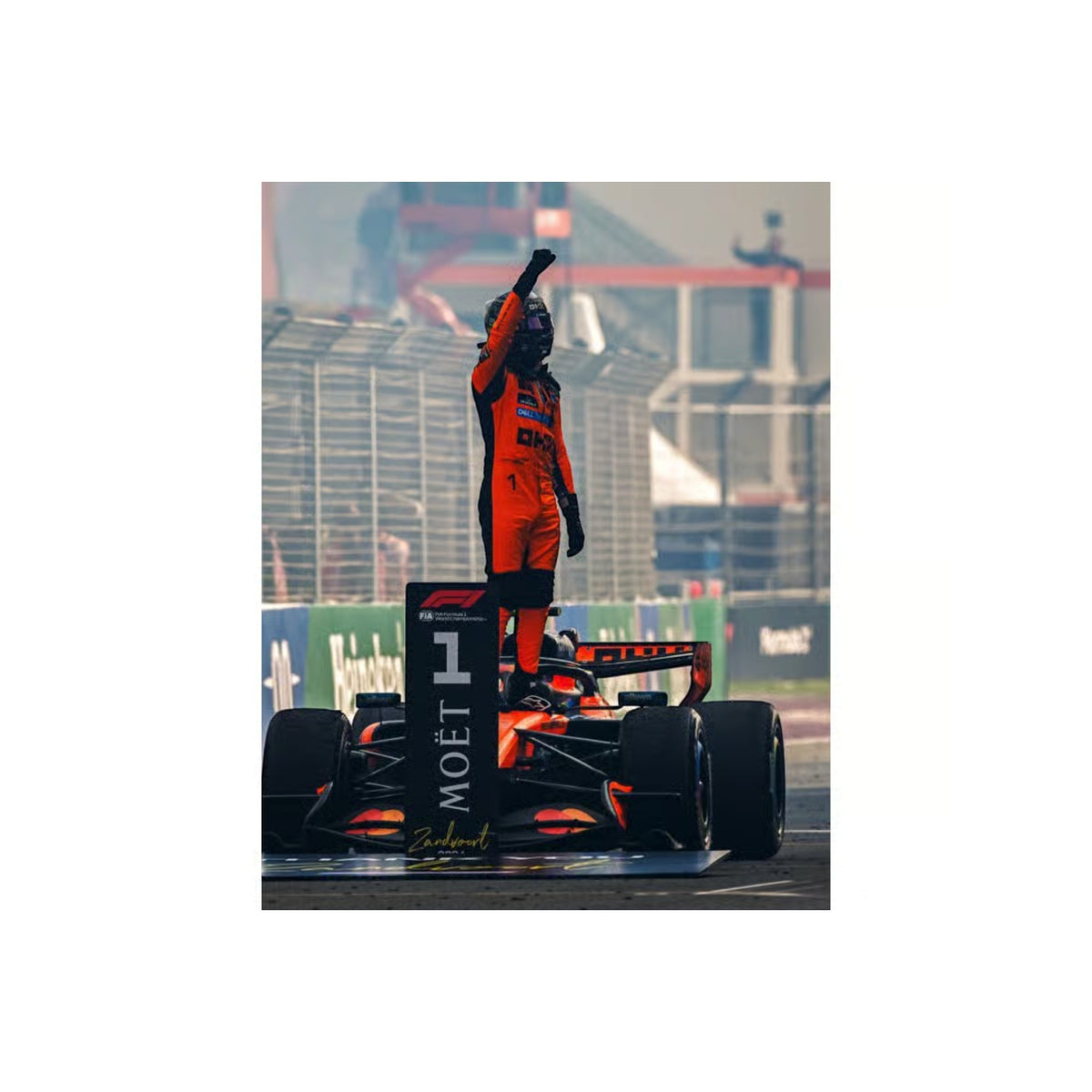 Spark 1:64 - Pre-Order - 64S271: Formula One 2026 - McLaren Mastercard F1 Team MCL40 No.1 Winner Dutch GP 2026 Lando Norris - mit Figur