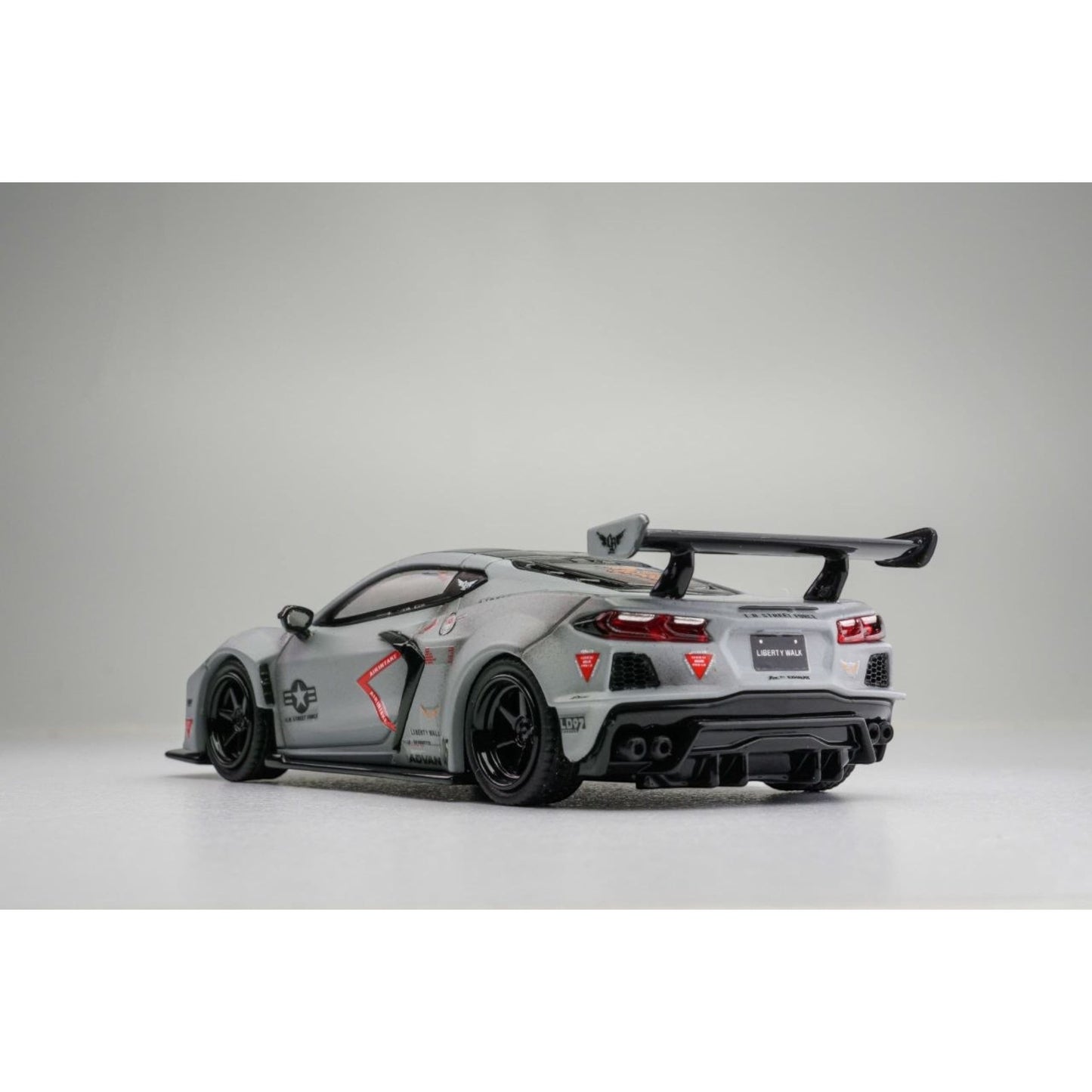 Fine Model - Corvette C8 Liberty Walk Wide Boday, combat grey - FN64-C8-GRY