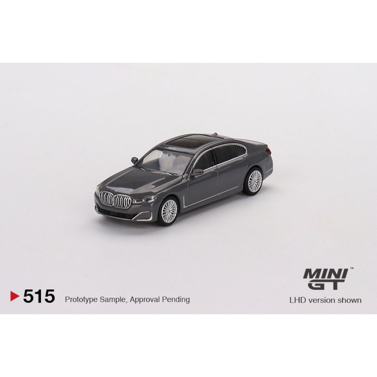 Mini GT - BMW 750Li xDrive Bernina Grey Amber Effect - MGT00515 (LHD) - 1:64