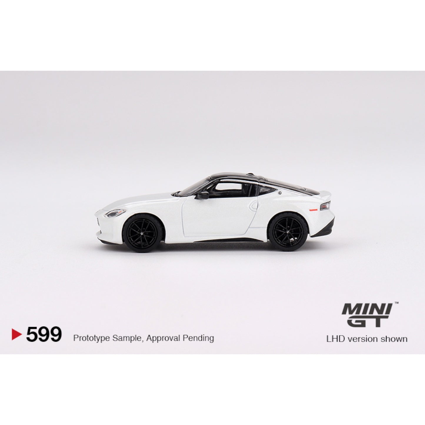 Mini GT - Nissan Z Performance 2023 Everest White - MGT00599 (LHD)