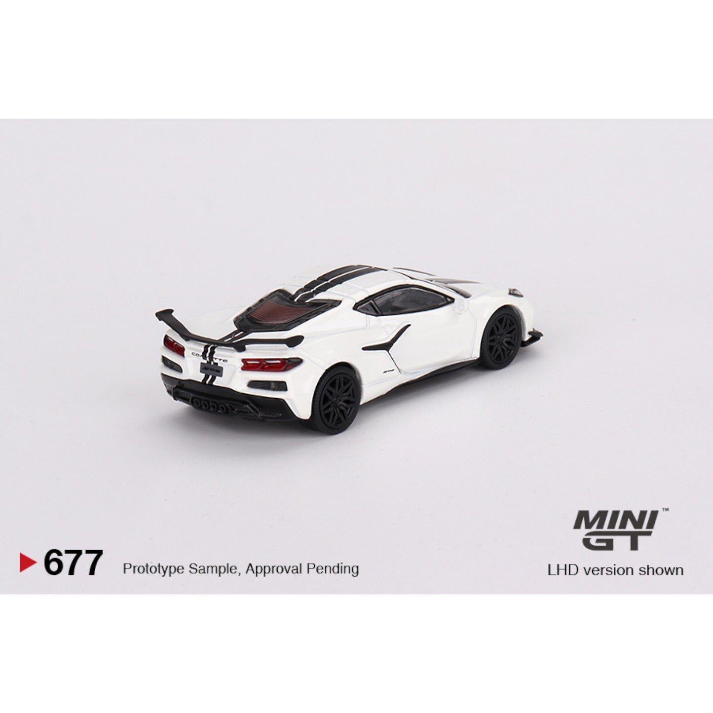 Mini GT - 2023 Chevrolet Corvette Z06, white - MGT00677 (LHD) - 1:64