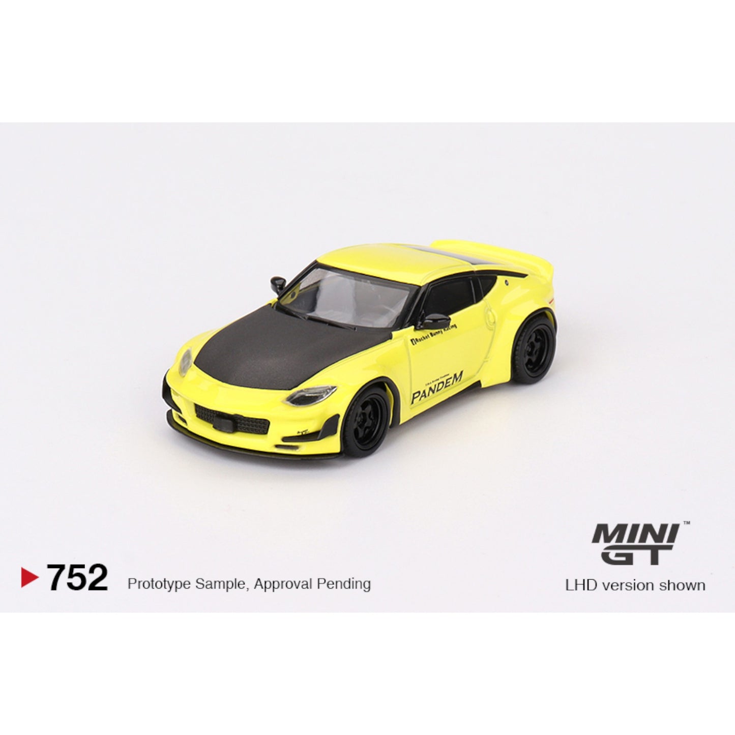 Mini GT - 2024 NISSAN Z 400 YELLOW PANDEM - MGT00752 (LHD) - 1:64