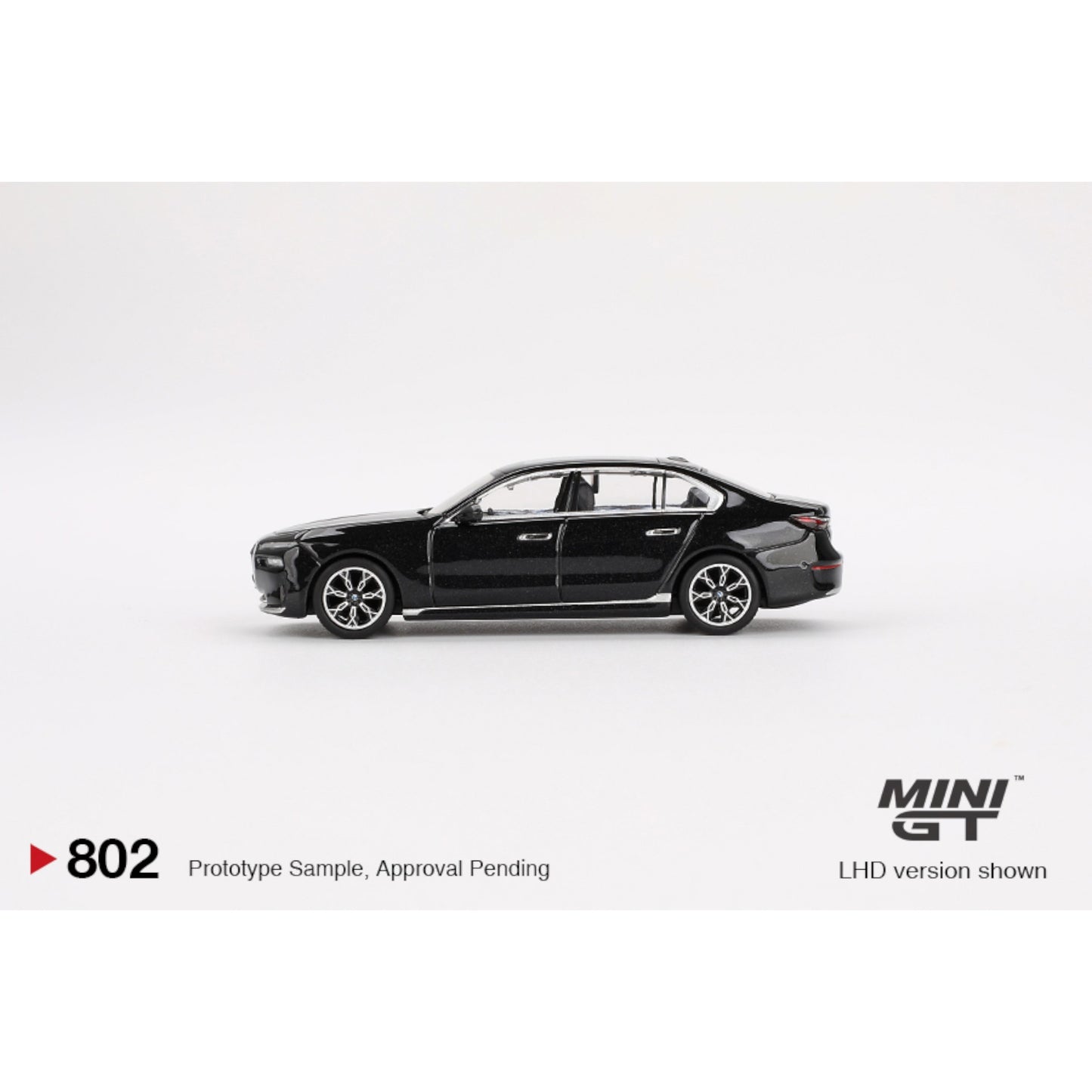 Mini GT - BMW i7 eDrive50 Black Sapphire - MGT00802 (LHD) - 1:64