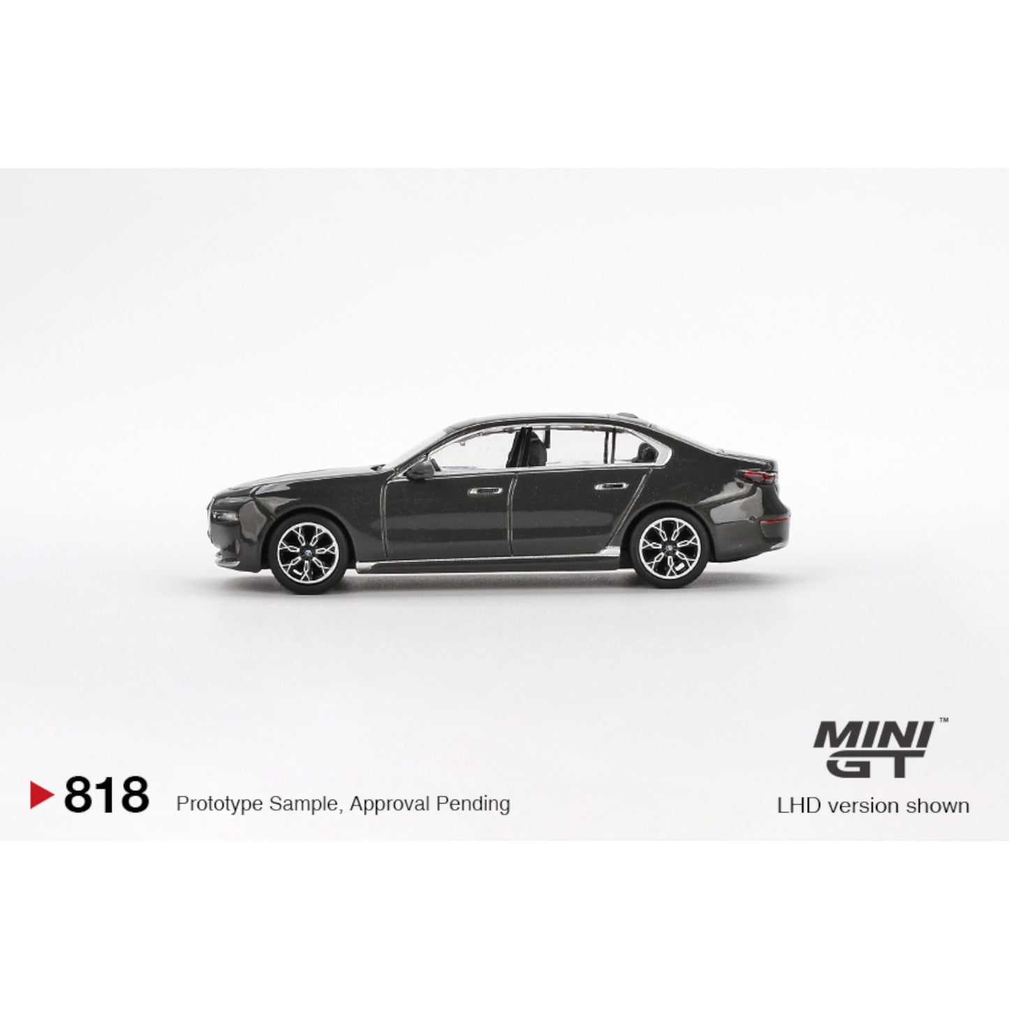 Mini GT - BMW i7 xDrive60 Dravit Grey - MGT00818 (LHD)