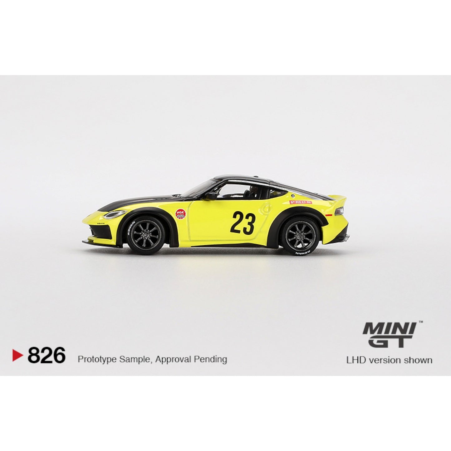 Mini GT - Nissan Z LB★NATION WORKS Ikazuchi Yellow - MGT00826 (LHD)