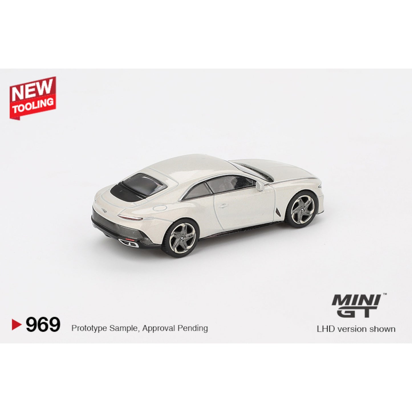 Mini GT - Pre-Order - Bentley Batur - Bonneville Pearl - MGT00969 (LHD)