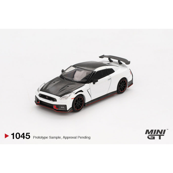 Mini GT - Pre-Order - Nissan GT-R Nismo 2024 Brilliant White Pearl - MGT01045 (LHD)