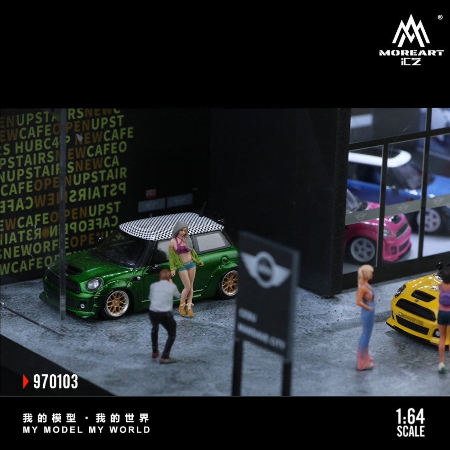 Pre-Order bis 13.09.2025 - MoreArt - MINI Automobile Exhibition Hall Diorama mit Beleuchtung - MO970103