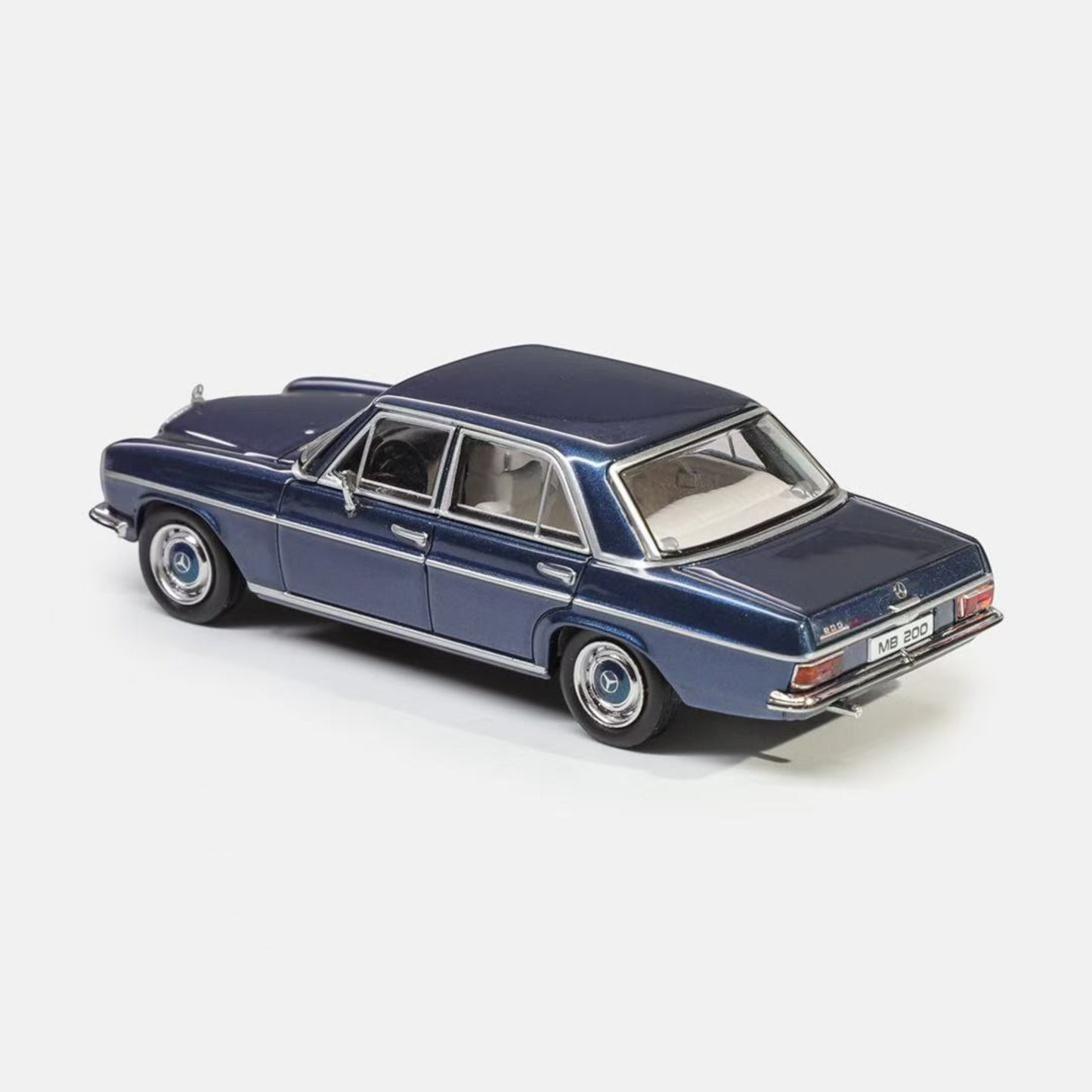 Maxwell Models - Pre-Order - Mercedes-Benz 200 W114, Metallic blue - MW64-W114-MBLU