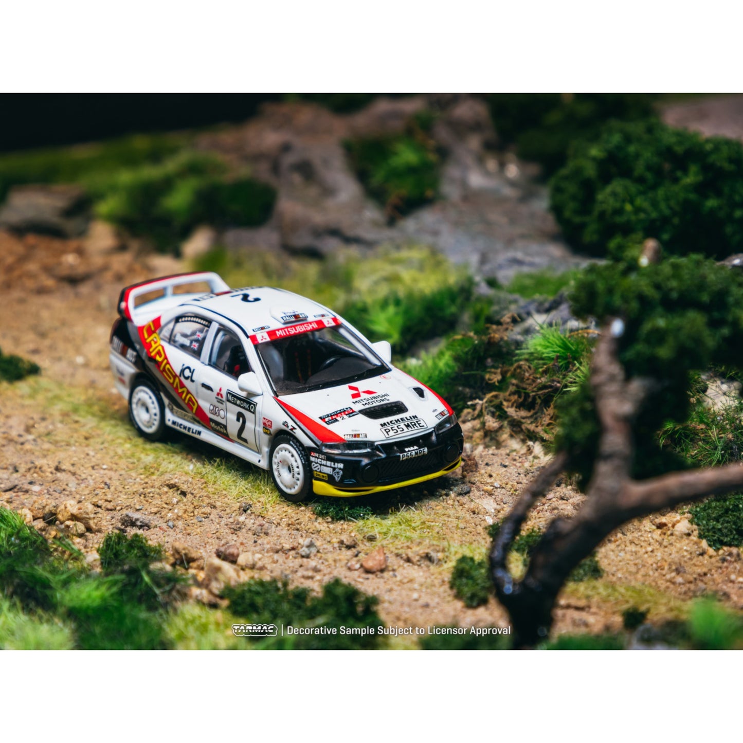 Tarmac Works - Pre-Order - 1997 Mitsubishi Carisma GT Evo IV #2 Richard Burns RAC Rally - T64G-076-97RAC02