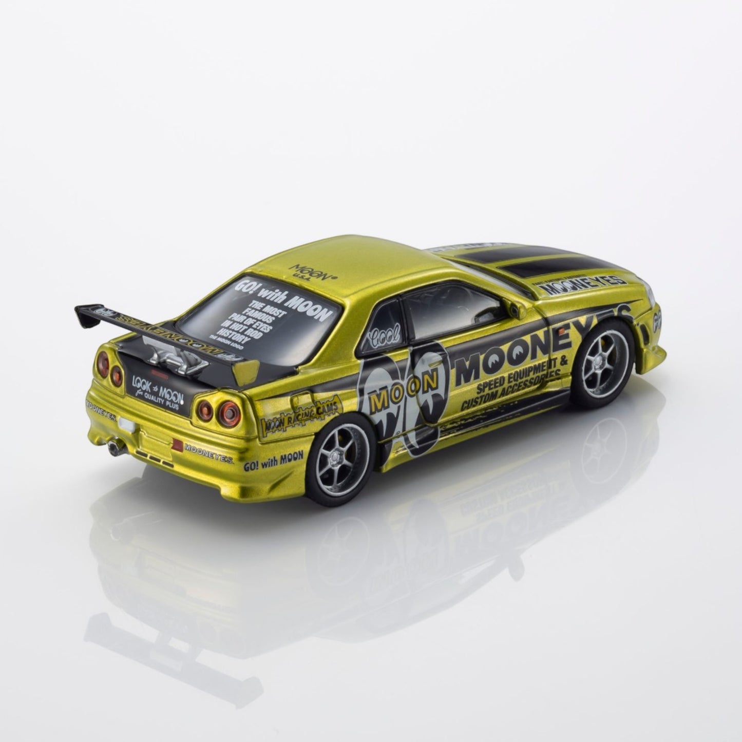 Kyosho - Pre-Order - NISSAN SKYLINE GT-R (R34) MOONEYES 1 WITH LED 2026 - 07134LM1