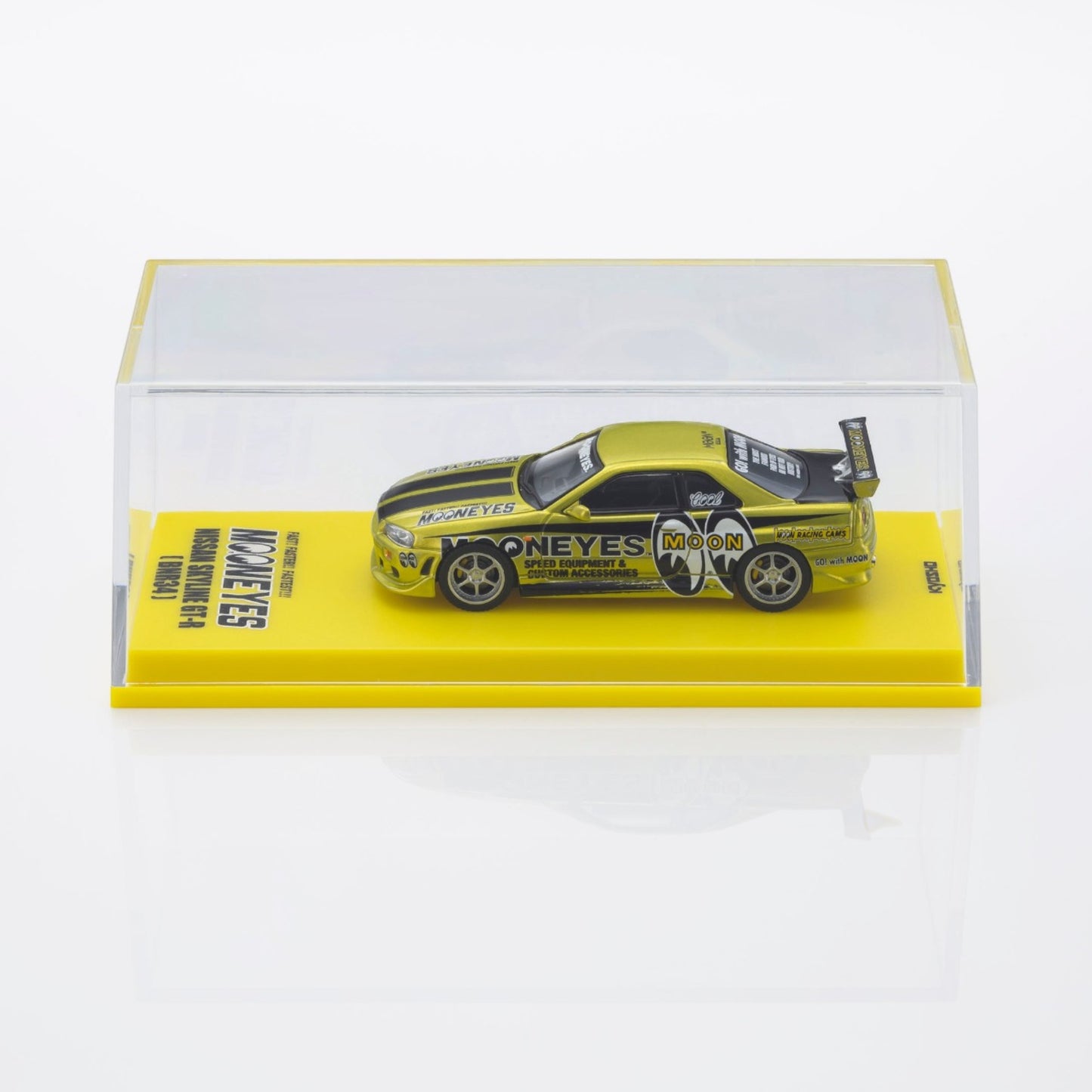 Kyosho - Pre-Order - NISSAN SKYLINE GT-R (R34) MOONEYES 1 WITH LED 2026 - 07134LM1