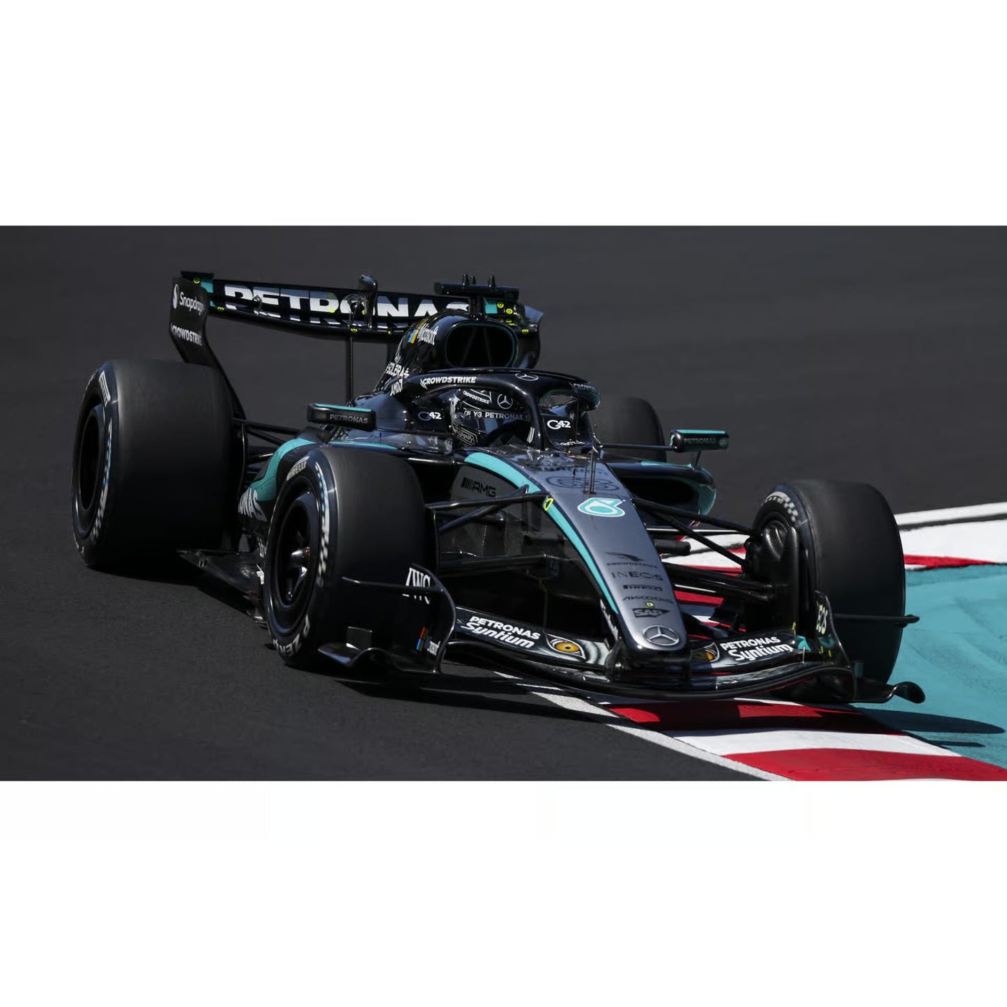 Spark 1:64 - Pre-Order - Mercedes-AMG PETRONAS F1 Team W17 No.63 4th Japanese GP 2026 George Russell - 64S124