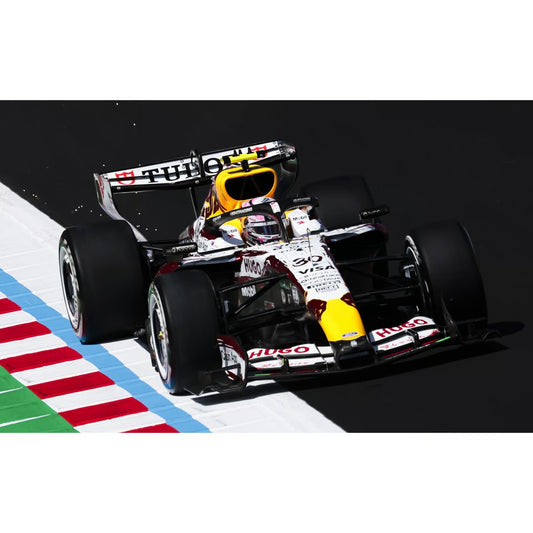 Spark 1:64 - Pre-Order - Visa Cash App Racing Bulls Formula One Team VCARB 03 No.30 Japanese GP 2026 Liam Lawson - 64S126