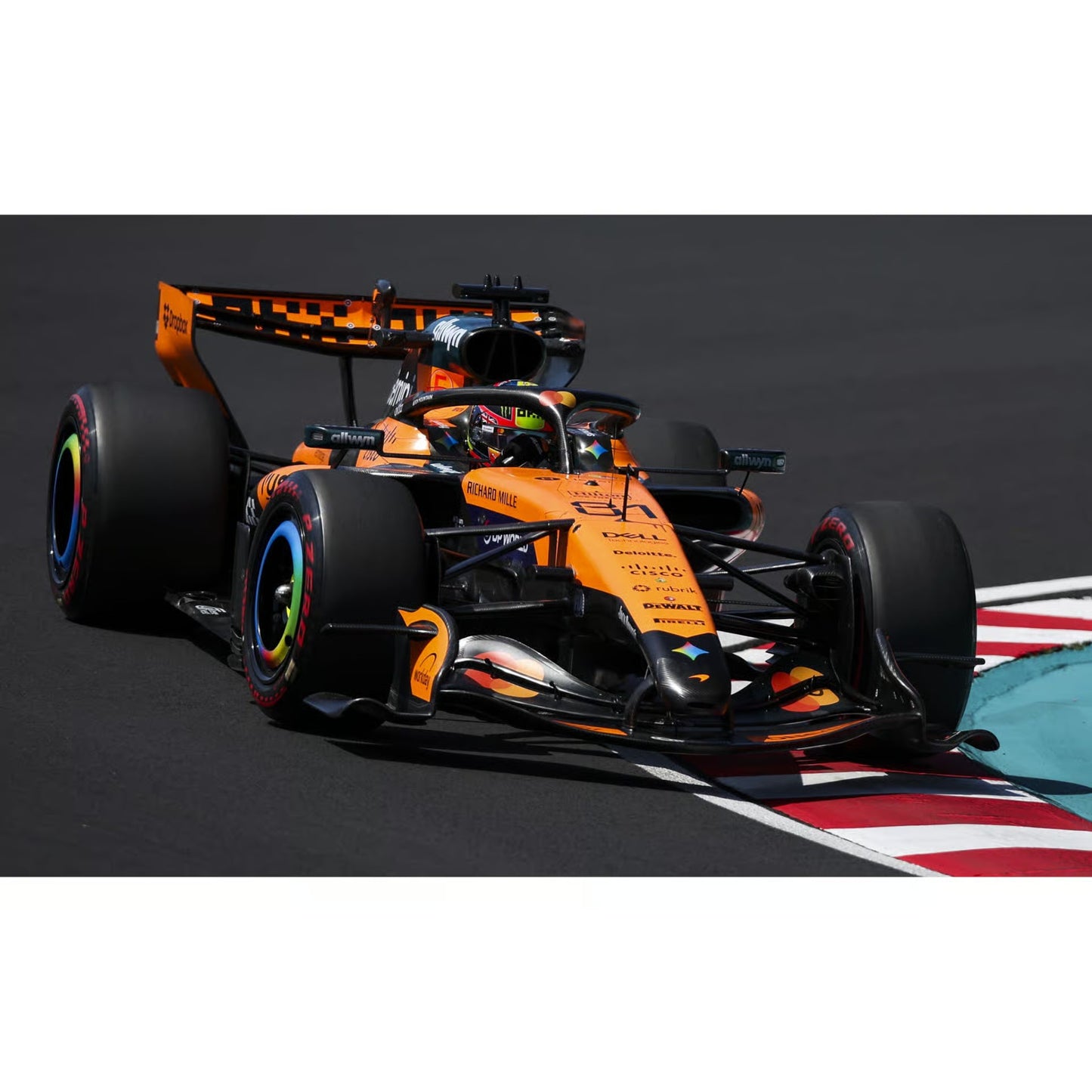 Spark 1:64 - Pre-Order - McLaren Mastercard F1 Team MCL40 No.81 2nd Japanese GP 2026 Oscar Piastri - 64S139