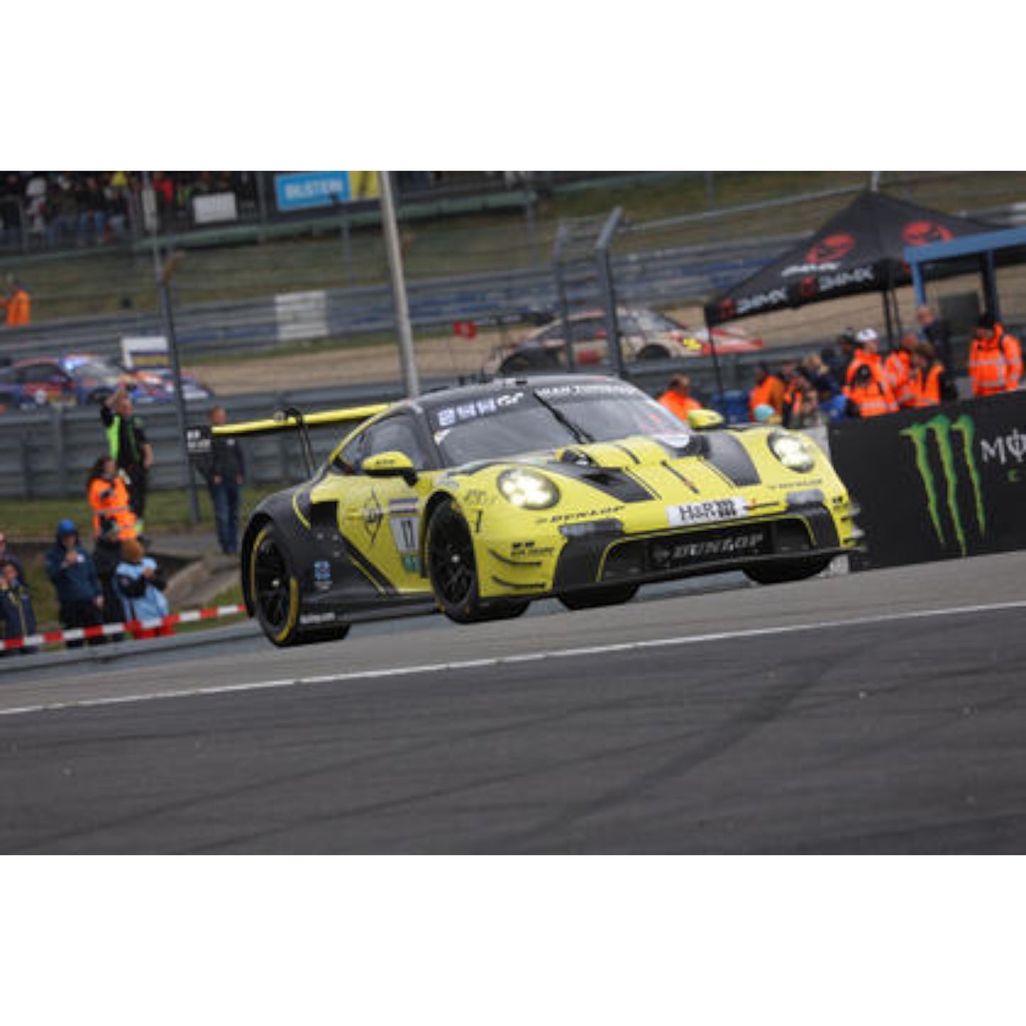 Spark 1:64 - Pre-Order - 64S195: Porsche 911 GT3 R (992) Evo26 No.17 Dunlop Motorsport - 24H Nürburgring 2026