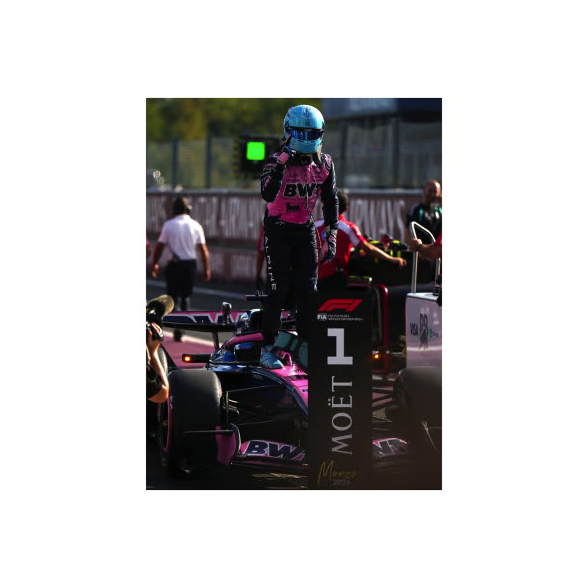 Spark 1:64 - Pre-Order - 64S276: Formula One 2026 - BWT Alpine Formula One Team A526 No.10 Italian GP 2026 First Pole Position Pierre Gasly - mit Figur