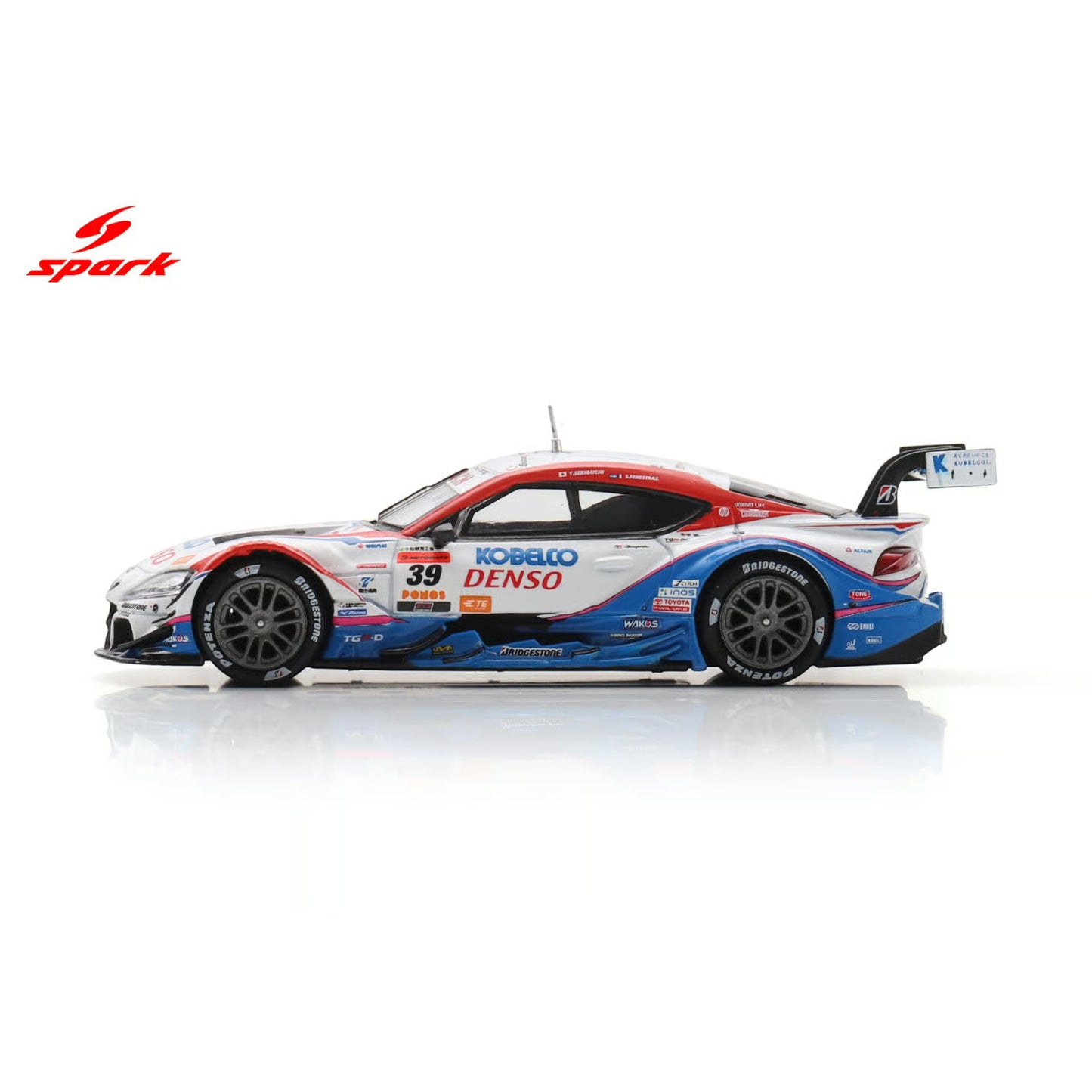 Spark 1:64 - Pre-Order - DENSO KOBELCO SARD GR Supra TGR TEAM SARD No.39 GT500 SUPER GT 2025 Y. Sekiguchi - S. Fenestraz - 64SGT25039