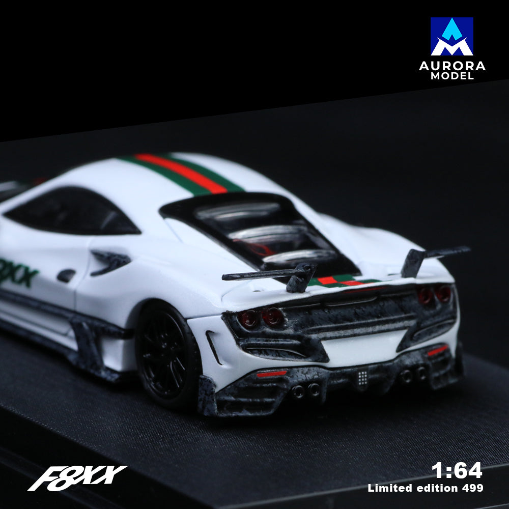 Aurora Models - Pre-Order - F8XX white, Mansory modified, mit Figur - AM646516-1
