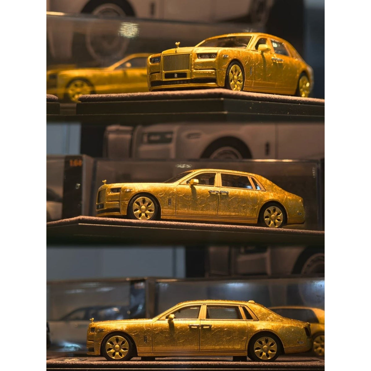 Banana Model BM - Phantom VIII Series II EWB Edition, gold - TMCS2026 Event Model