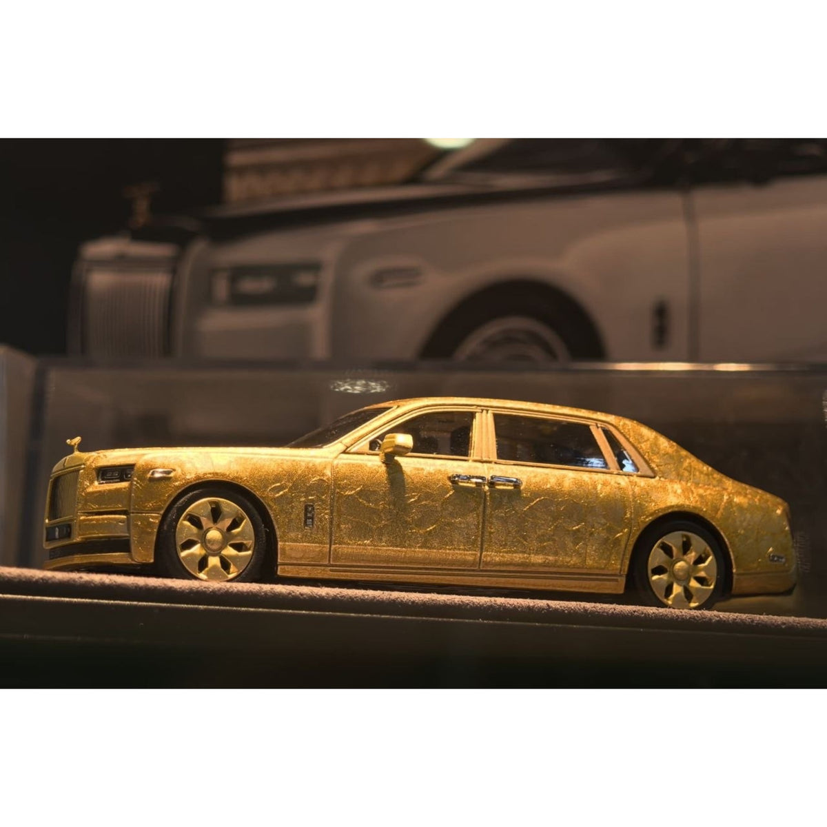 Banana Model BM - Phantom VIII Series II EWB Edition, gold - TMCS2026 Event Model