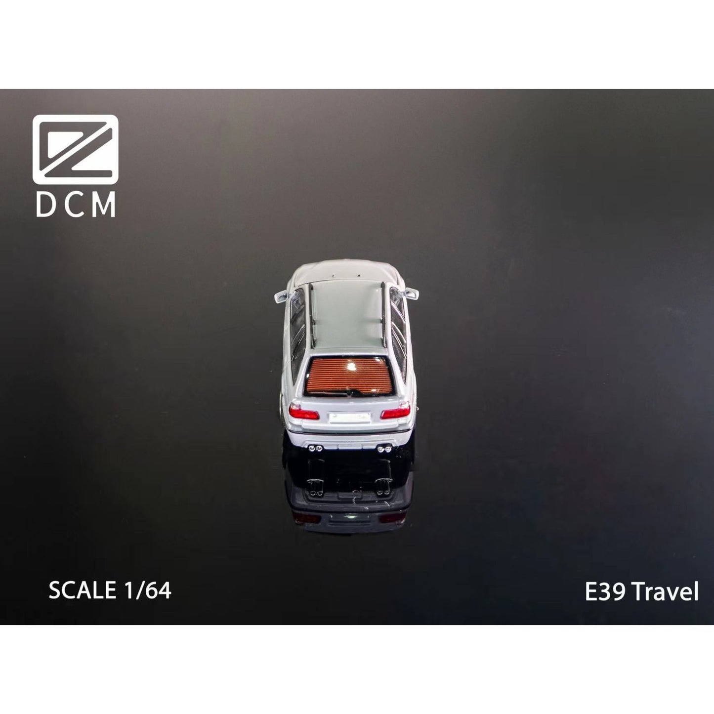 DCM Models - Pre-Order - BMW 5er E39 Touring Cement Grey - DCM64-E39T-CGRY