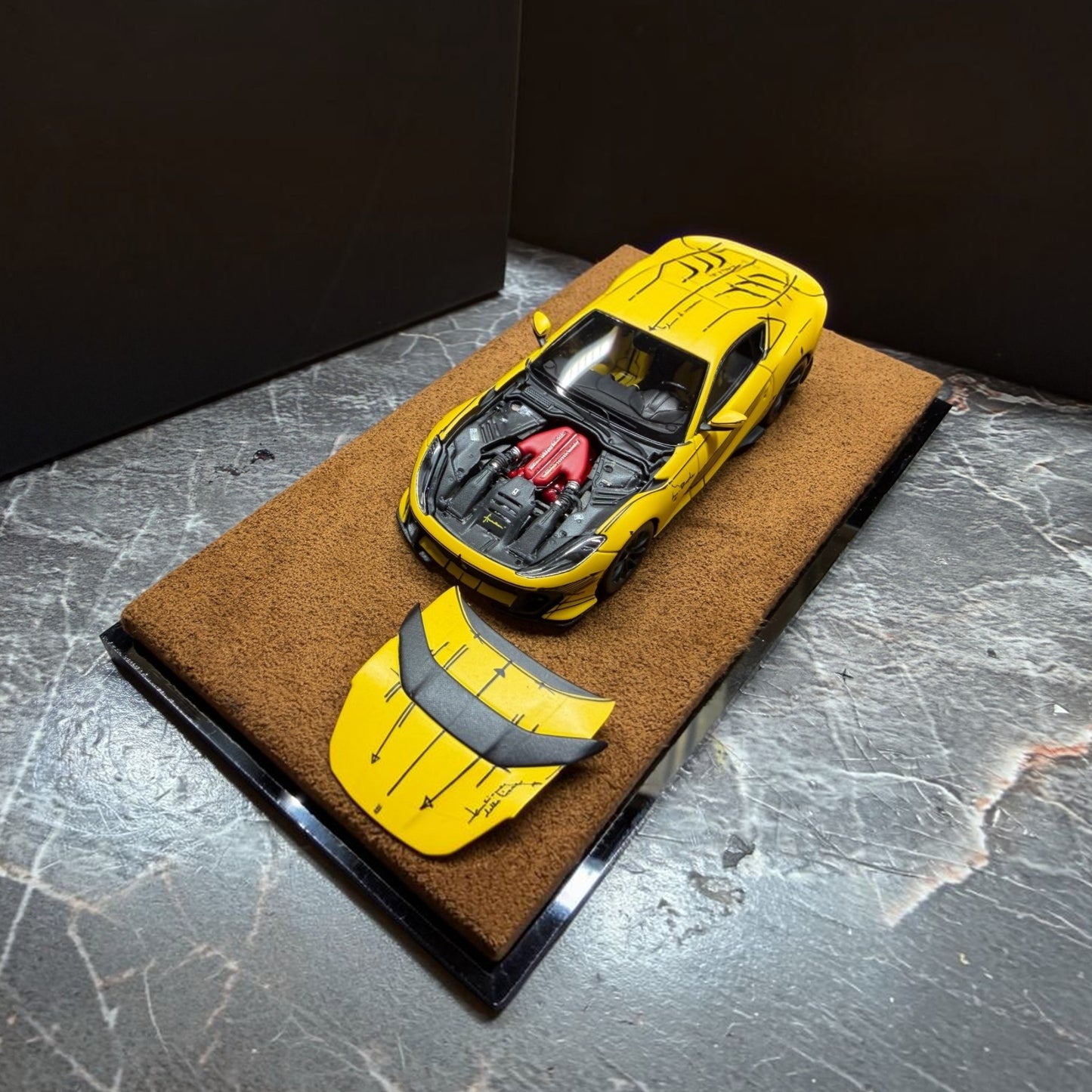 DMY - Pre-Order - 812 Competizione, Sketch Yellow - DMY64-812C-SYL