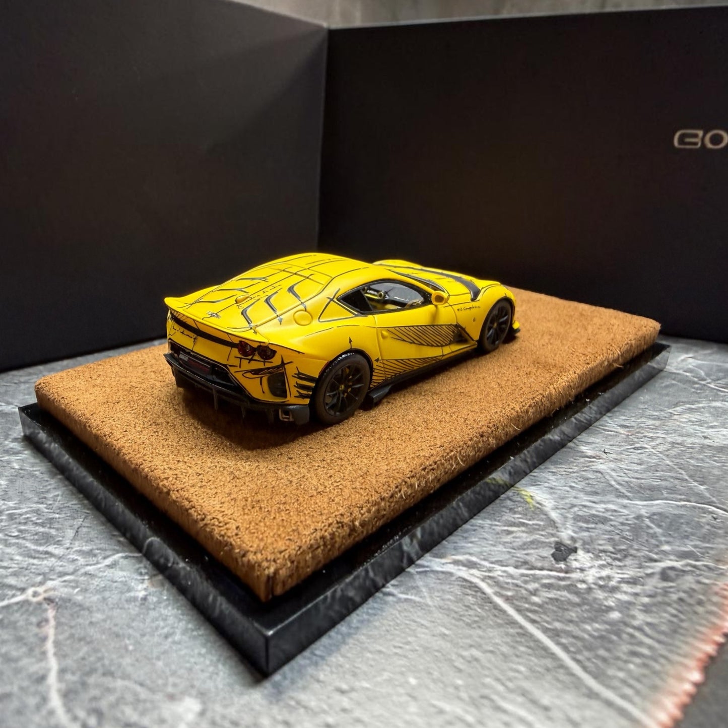 DMY - Pre-Order - 812 Competizione, Sketch Yellow - DMY64-812C-SYL