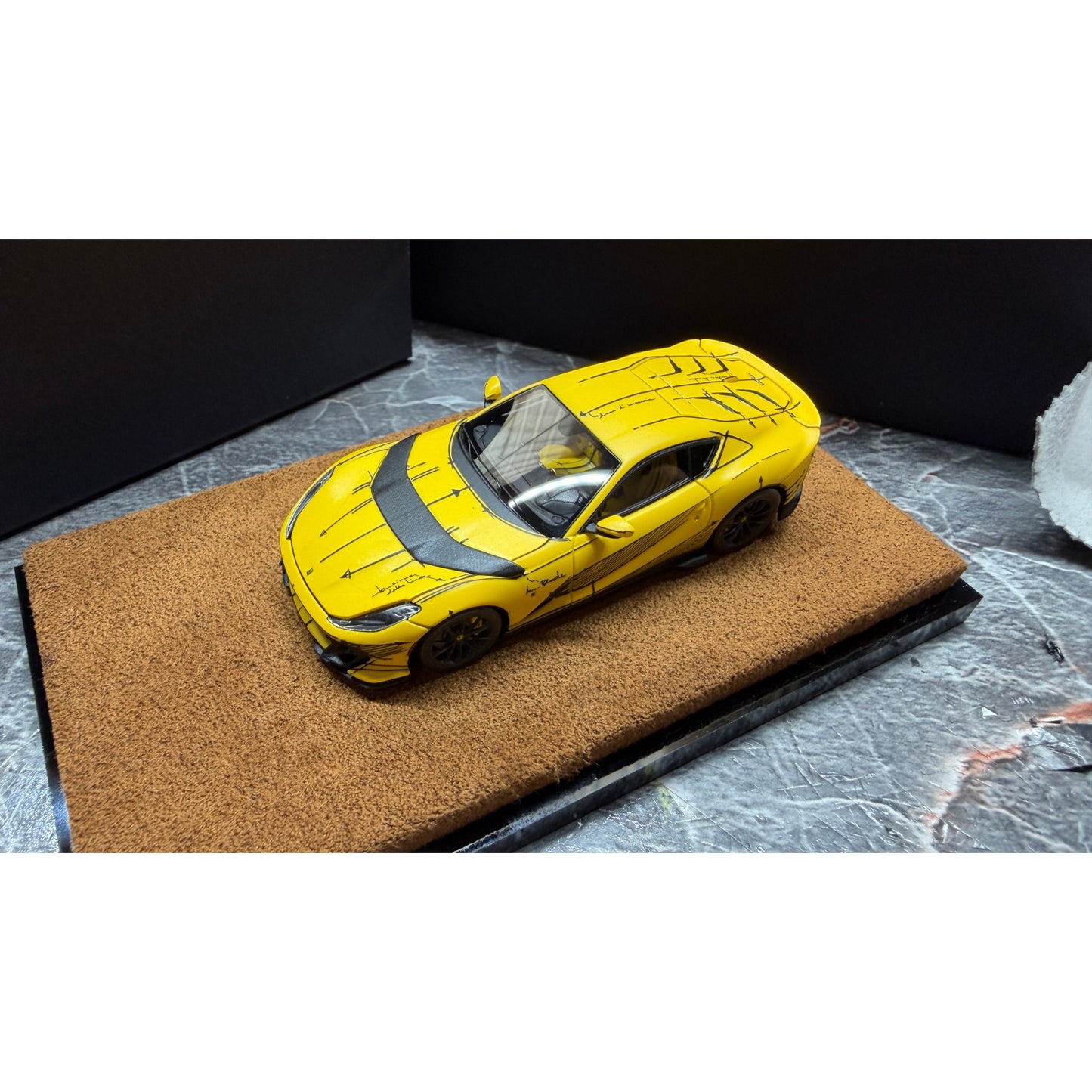 DMY - Pre-Order - 812 Competizione, Sketch Yellow - DMY64-812C-SYL