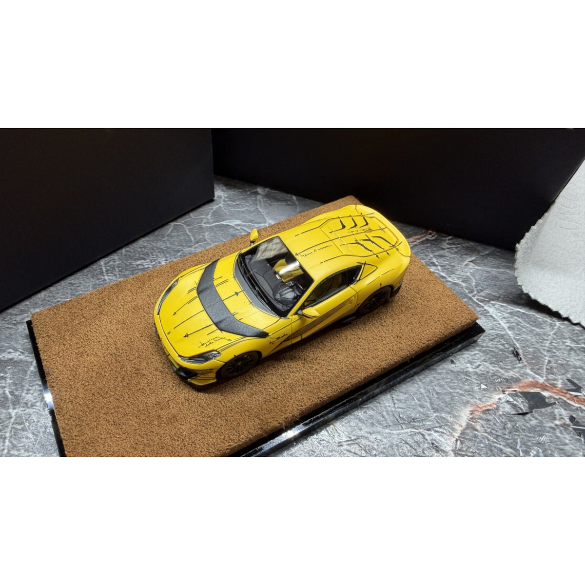 DMY - Pre-Order - 812 Competizione, Sketch Yellow - DMY64-812C-SYL