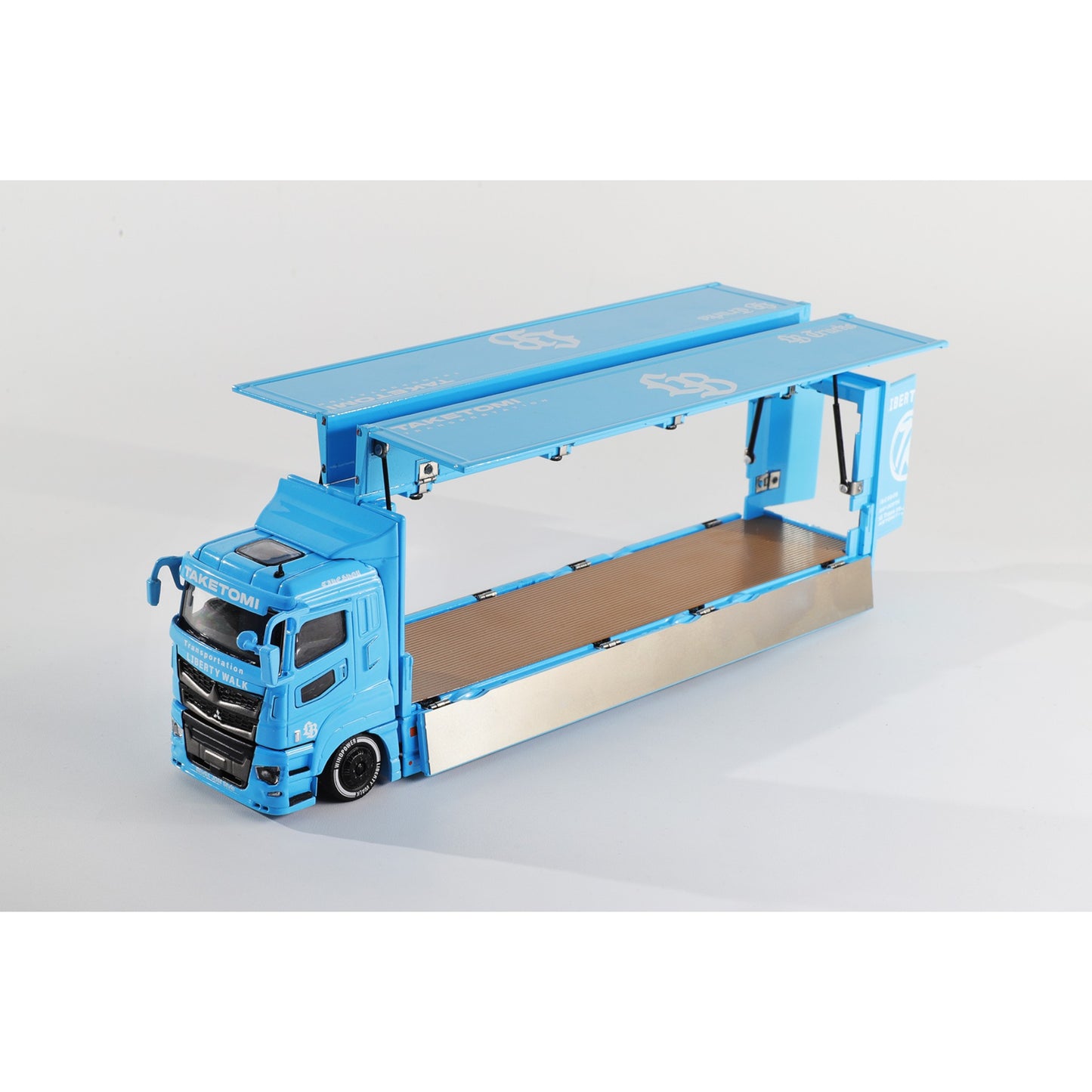GCD - Pre-Order - LB Truck Mitsubishi Fuso Super Great, Baby Blue - GCD64-KS-073-576