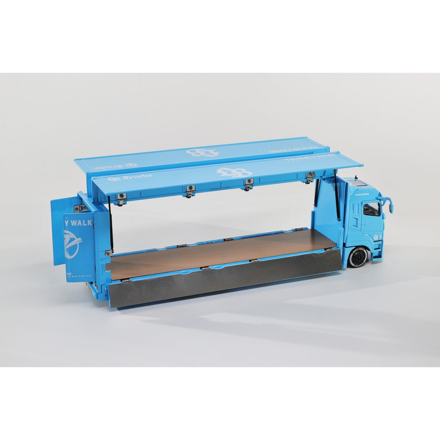 GCD - Pre-Order - LB Truck Mitsubishi Fuso Super Great, Baby Blue - GCD64-KS-073-576