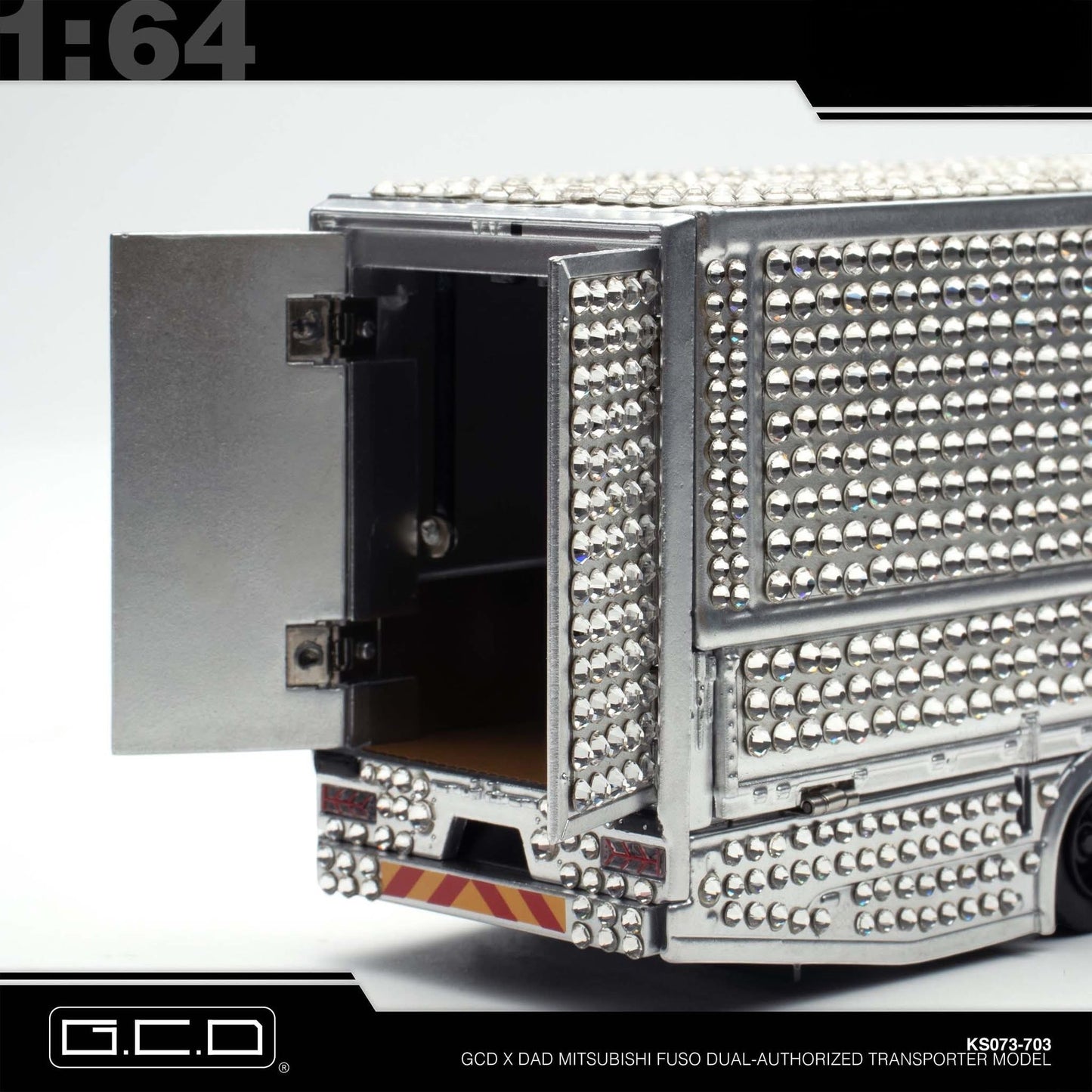GCD x DAD - Mitsubishi Fuso Dual-Authorized Transporter Model - Cool Car Show 2026 - KS073-703
