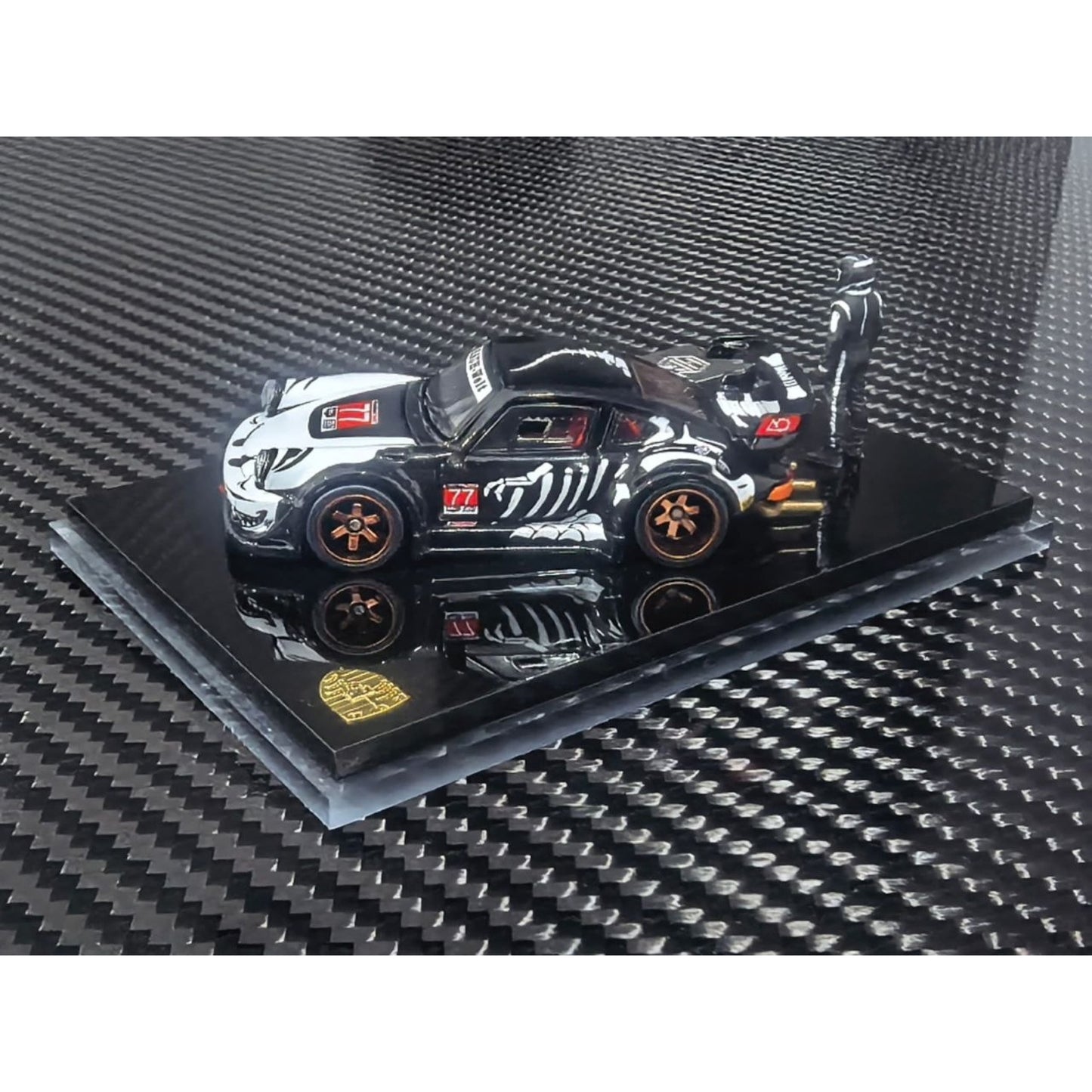 HG64 x FG Model - RWB930 GT Wing - Skeleton mit Figur - HG64-RWB930-SKE