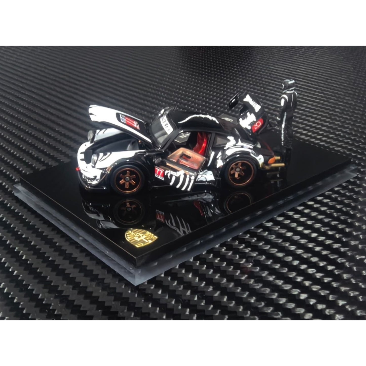HG64 x FG Model - RWB930 GT Wing - Skeleton mit Figur - HG64-RWB930-SKE