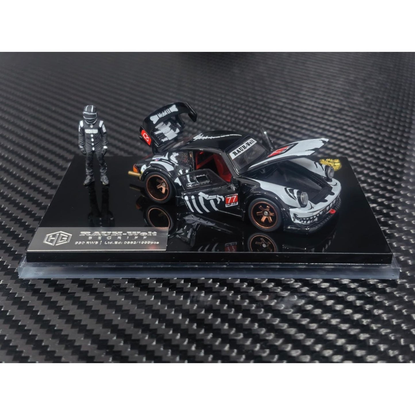 HG64 x FG Model - RWB930 GT Wing - Skeleton mit Figur - HG64-RWB930-SKE
