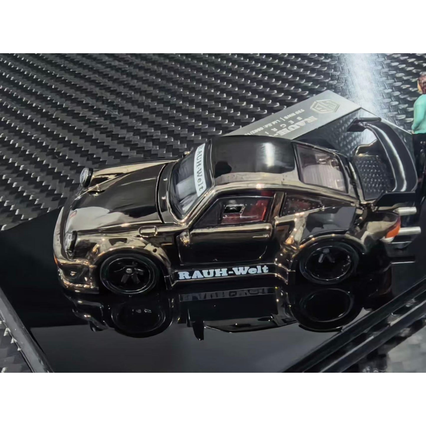 HG64 x FG Model - RWB930 GT Wing - Chrome GunMetal with Figure - HG6426101