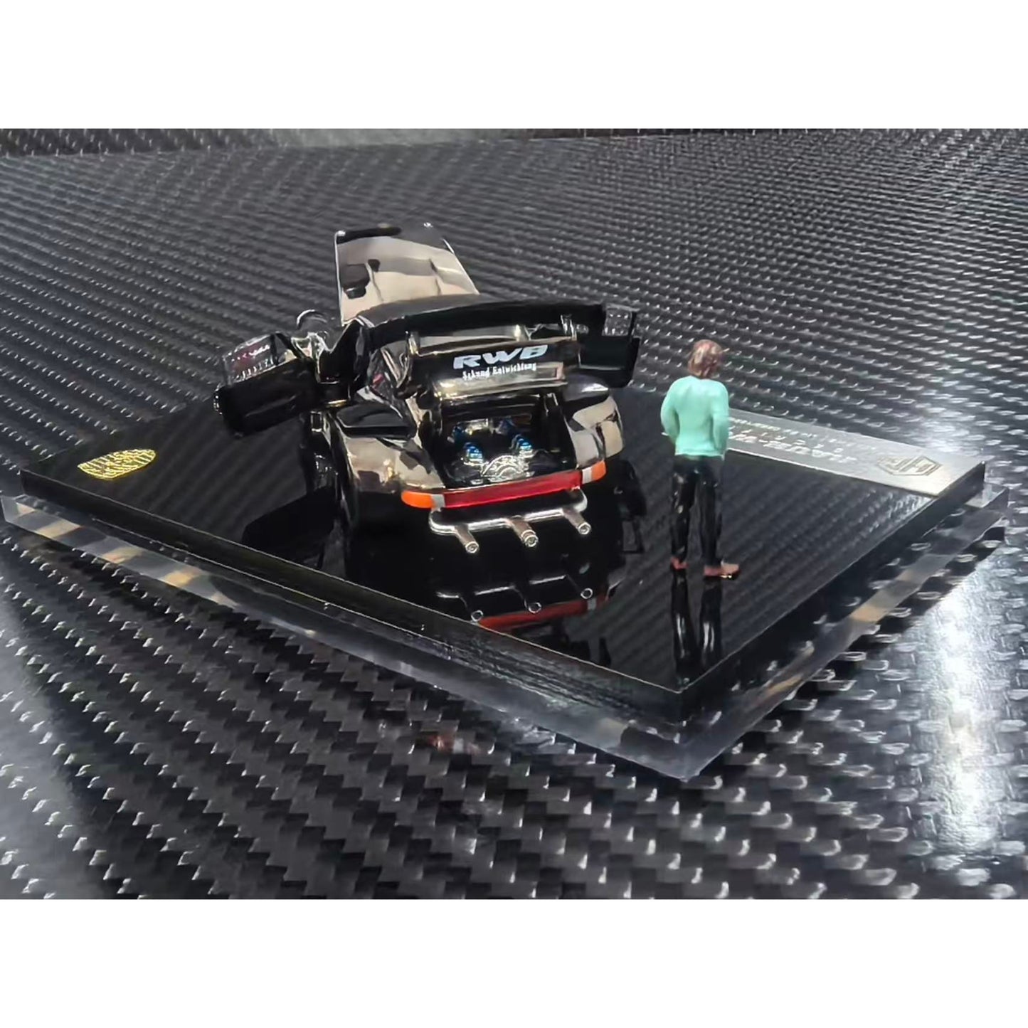 HG64 x FG Model - RWB930 GT Wing - Chrome GunMetal with Figure - HG6426101
