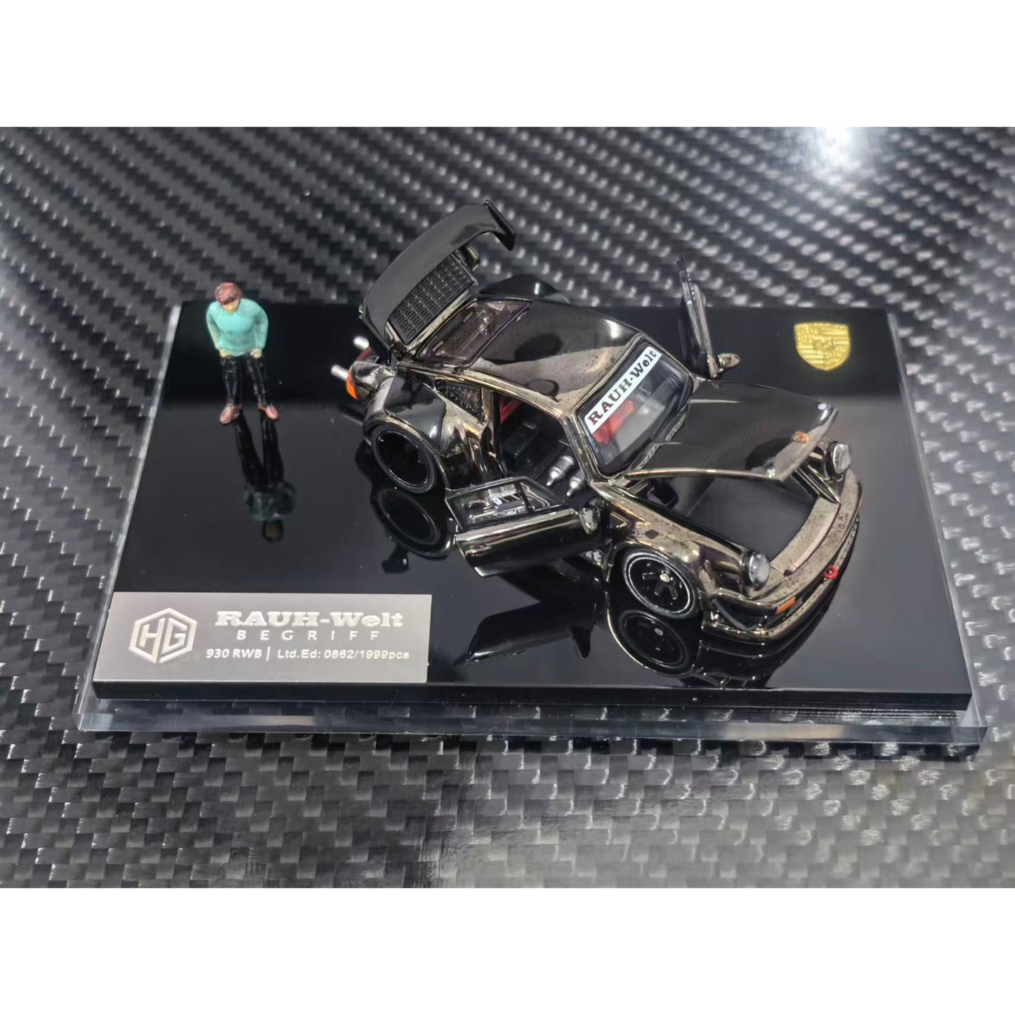 HG64 x FG Model - RWB930 GT Wing - Chrome GunMetal with Figure - HG6426101