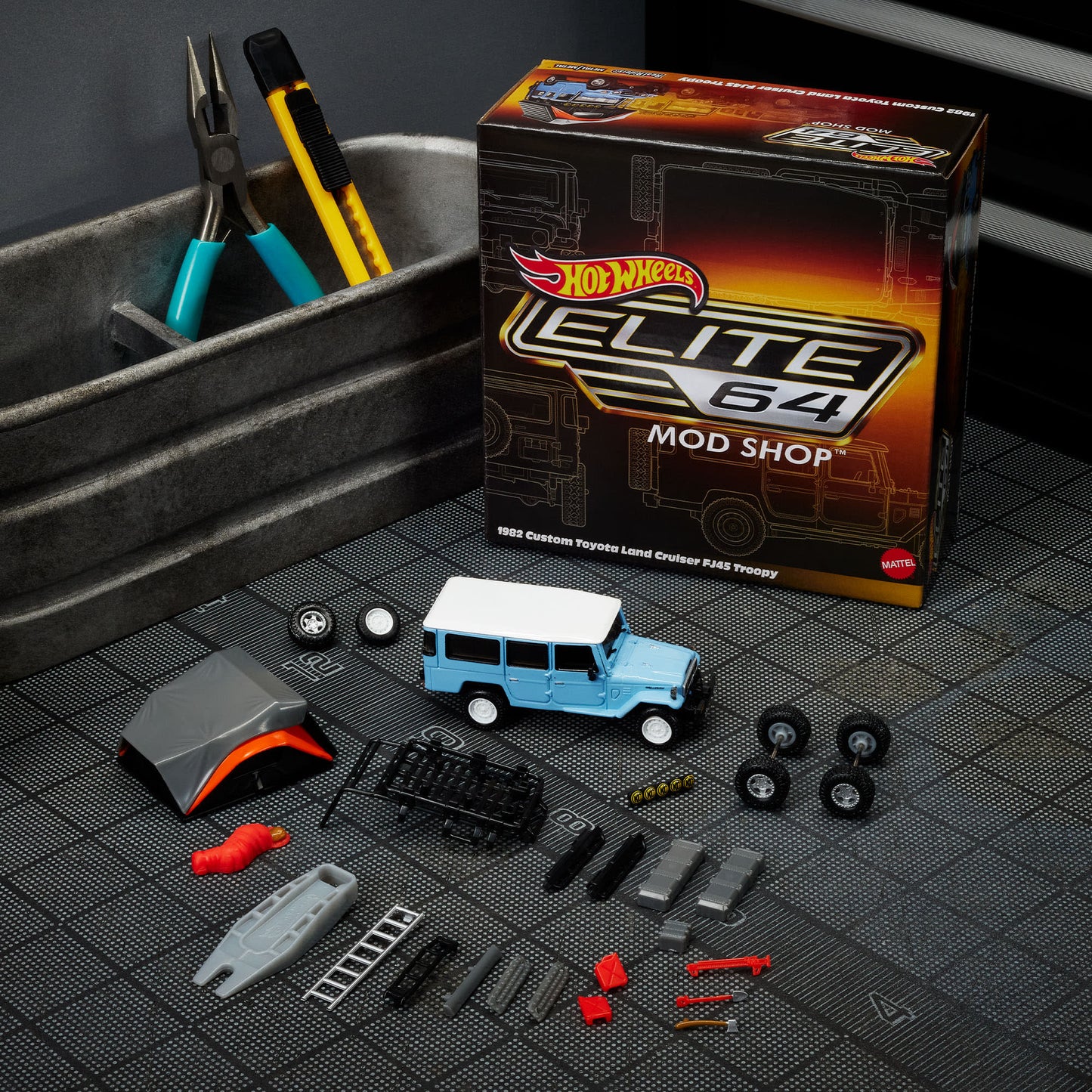 Hot Wheels Elite 64 - 2025 - Mod Shop 1982 Custom Toyota Land Cruiser FJ45 Troopy - HWR97