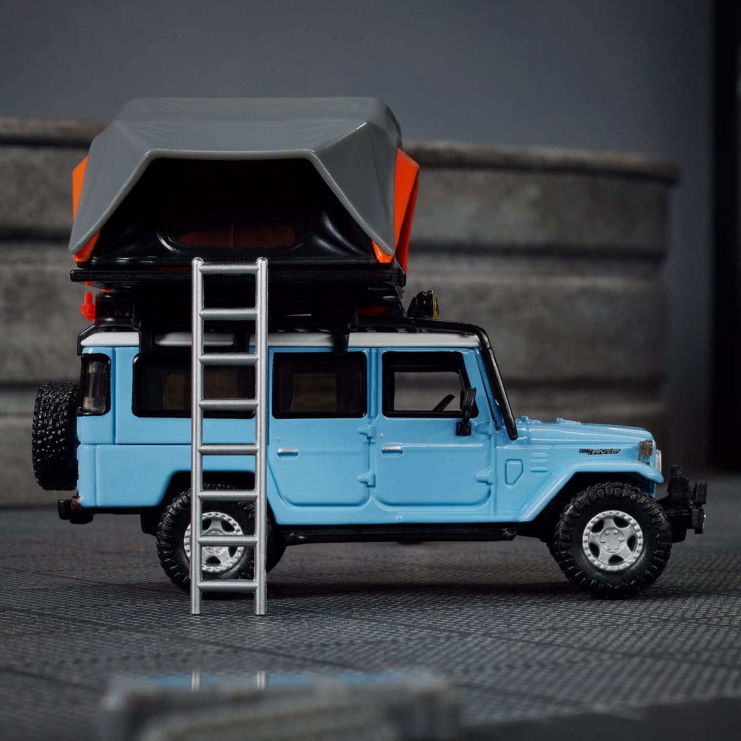 Hot Wheels Elite 64 - 2025 - Mod Shop 1982 Custom Toyota Land Cruiser FJ45 Troopy - HWR97