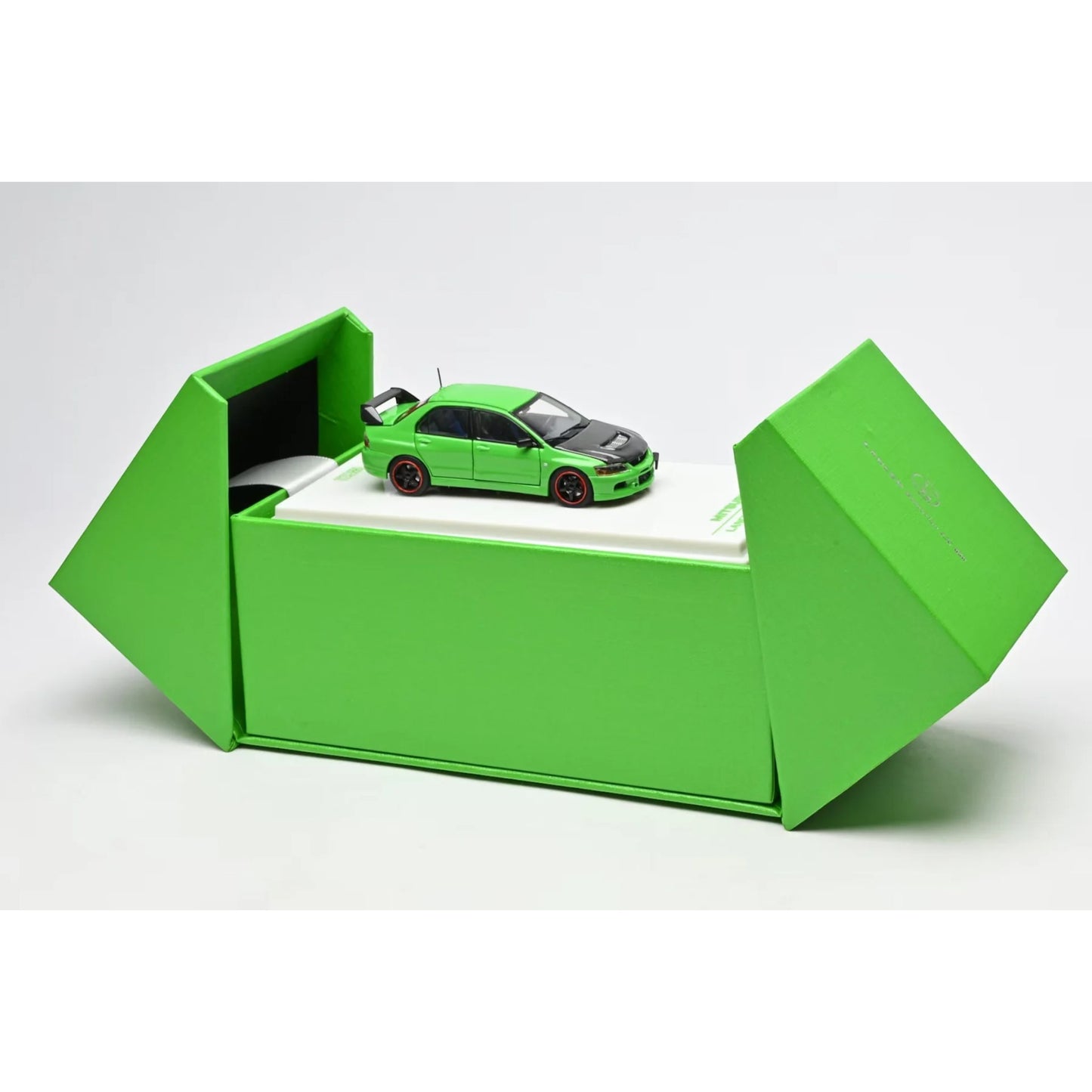 iHCM64 - Misubishi Lancer Evolution IX GSR, Green with Carbon Hood