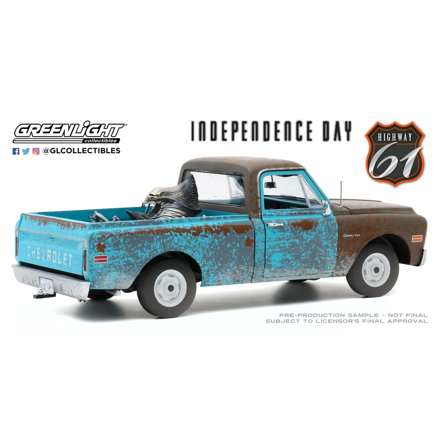 Highway 61 - 1971 Chevrolet C-10 with Alien Figure - Independence Day - 1:18 - 18021 - OVP
