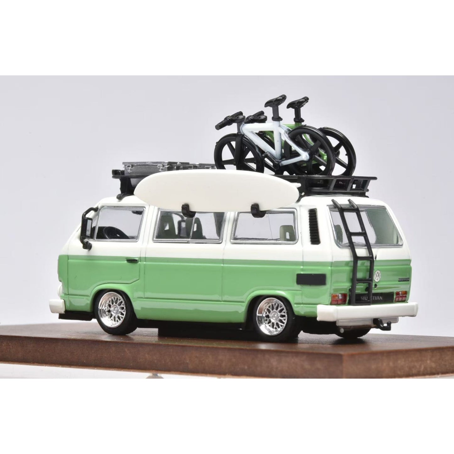 Mortal Diecast - Pre-Order - VW T3, White Green with Accessories - MO64-T3-WHIG