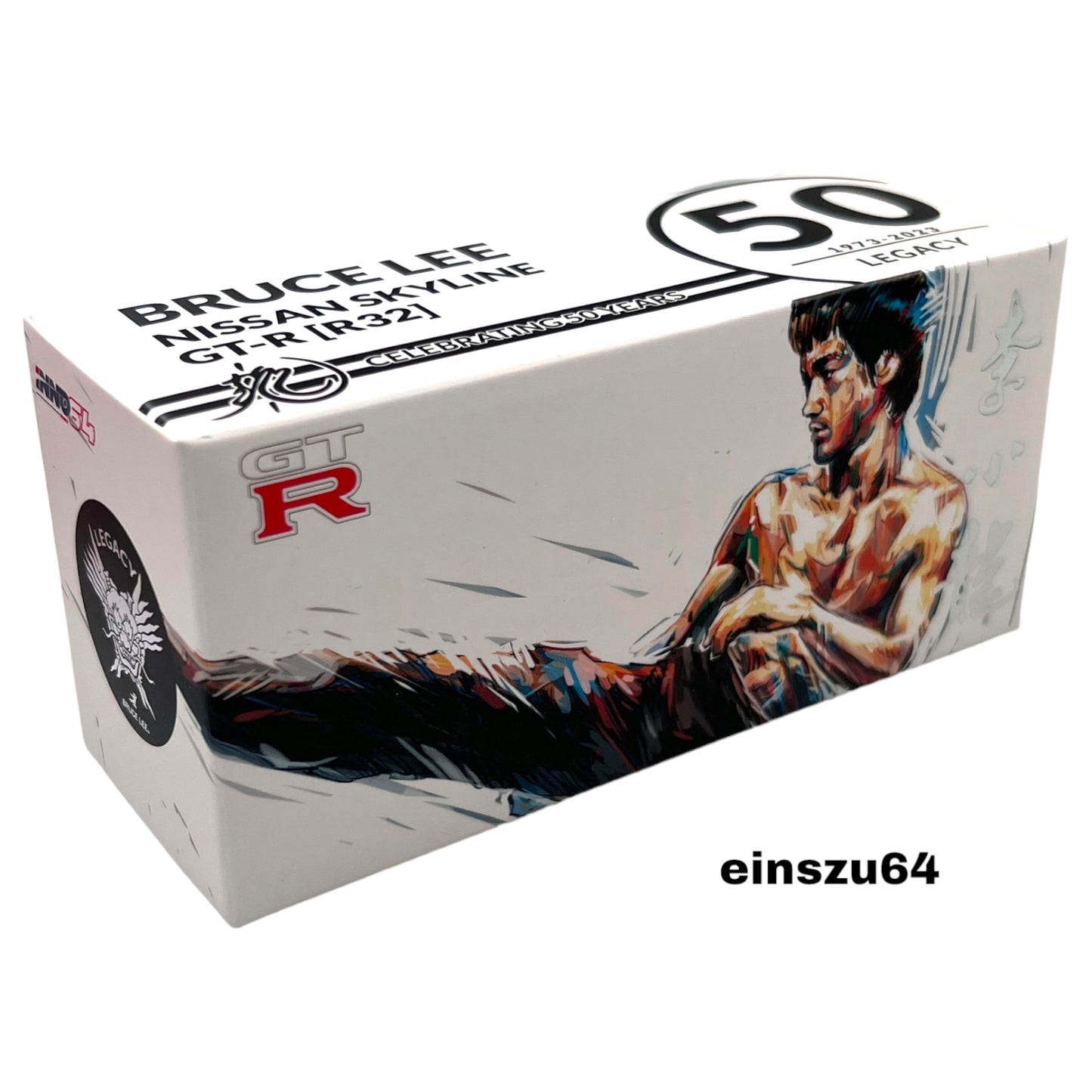 INNO64 - Nissan Skyline GTS-R R32 *Bruce Lee 50th Anniversary*, white/black - 1:64 - IN64-R32BRUCELEE-W