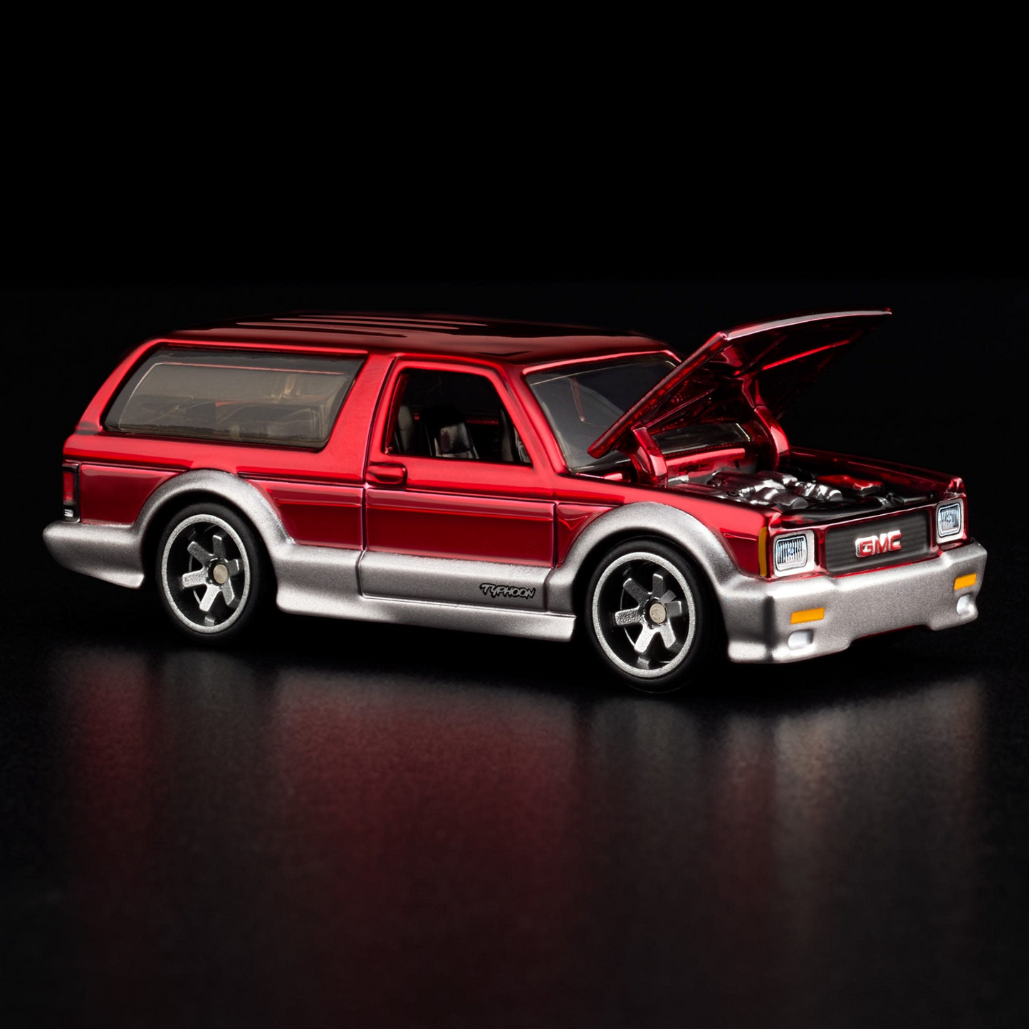 Hot Wheels Collector 2025 - RLC Exclusive - 1992 GMC Typhoon, Spectraflame rot - JCP13