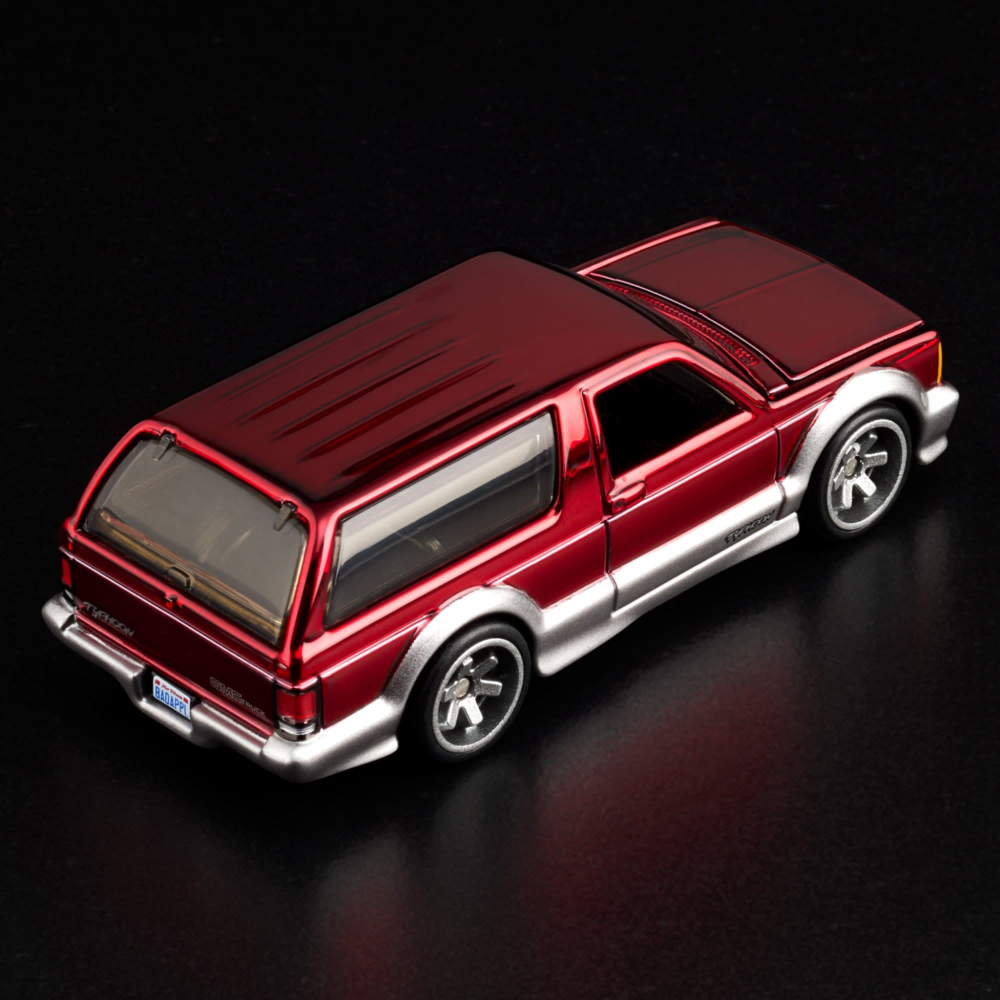 Hot Wheels Collector 2025 - RLC Exclusive - 1992 GMC Typhoon, Spectraflame rot - JCP13
