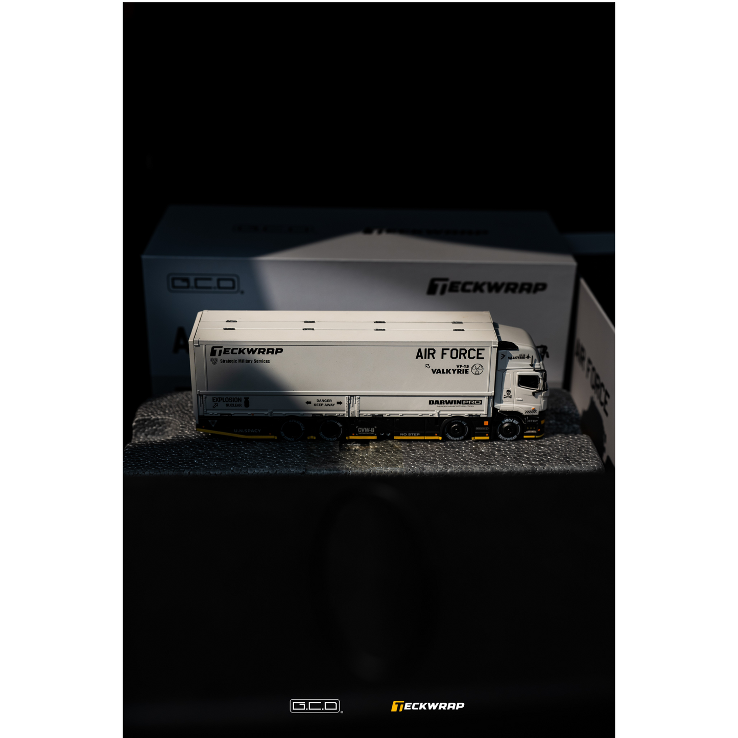 GCD - Pre-Order - Hino Profia 2018 DarwinPRO & Teckwrap, GREY - KS-118-688